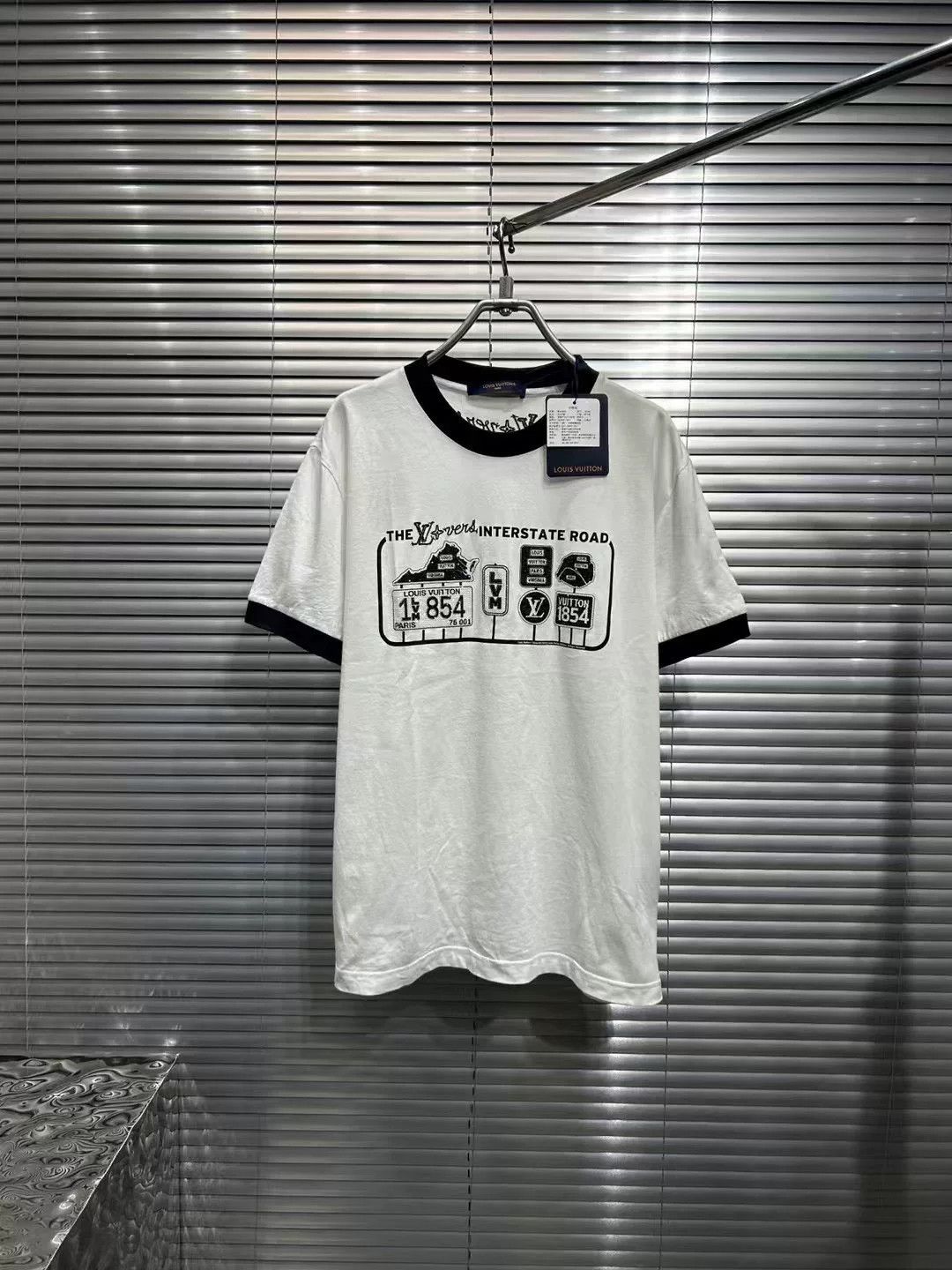 Louis Vuitton Louis Vuitton Interstate Road Graphic T-Shirt M Size US M / EU 48-50 / 2 - 2 Thumbnail