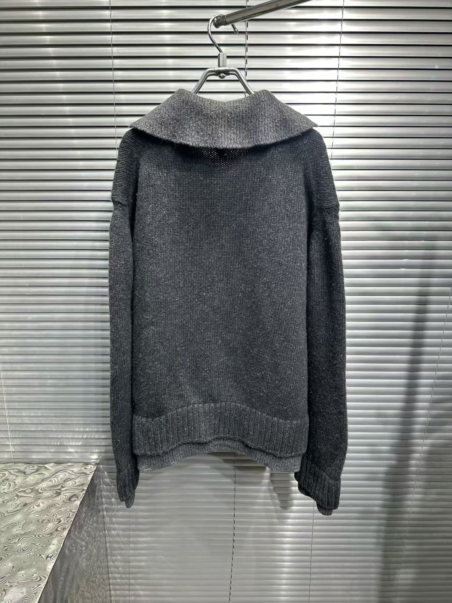 Bottega Veneta Bottega Veneta Layered Polo V-Neck Sweater US L Size US L / EU 52-54 / 3 - 3 Thumbnail