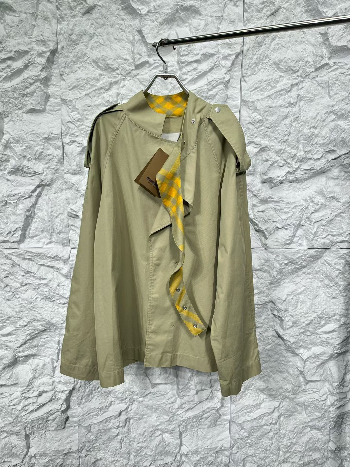 Burberry Burberry Yellow Check Scarf Detail Jacket Size M Size US M / EU 48-50 / 2 - 3 Thumbnail