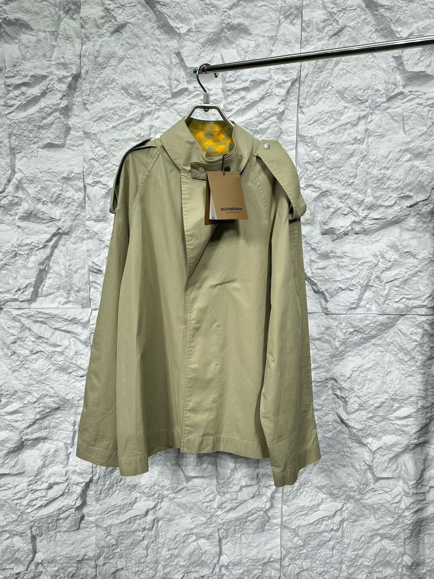 Burberry Burberry Yellow Check Scarf Detail Jacket Size M Size US M / EU 48-50 / 2 - 2 Thumbnail