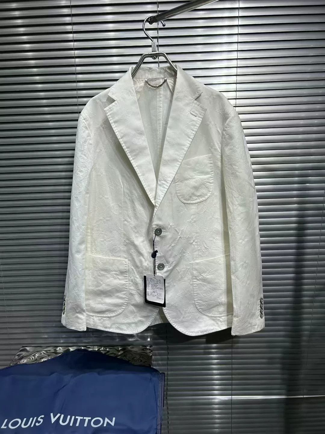 Louis Vuitton Louis Vuitton Embossed Monogram Blazer 40R Size 40R - 2 Thumbnail