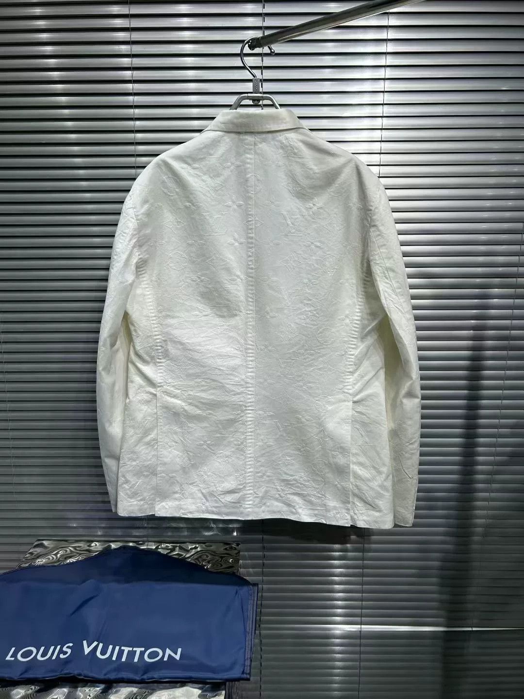 Louis Vuitton Louis Vuitton Embossed Monogram Blazer 40R Size 40R - 3 Thumbnail