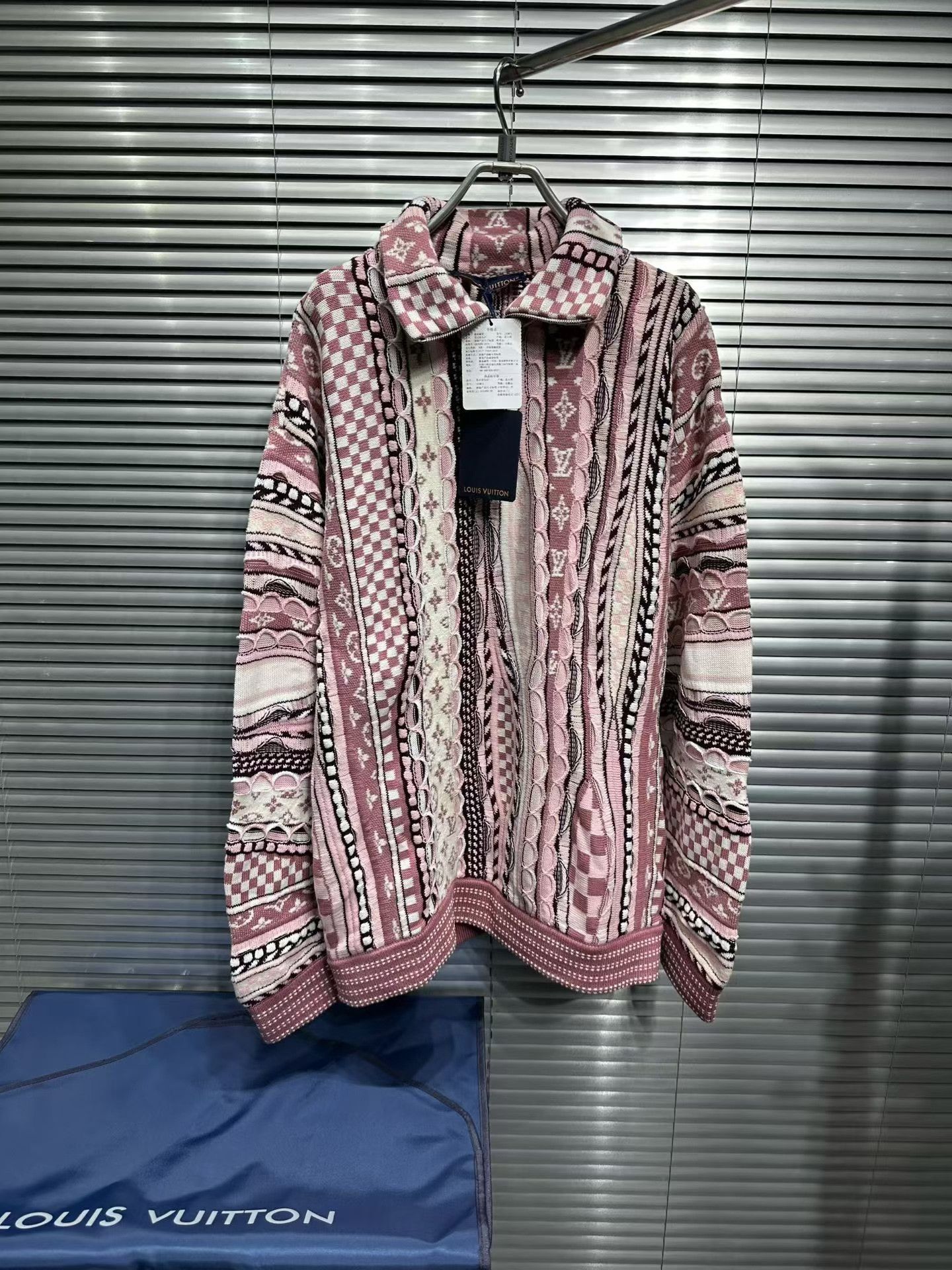 Louis Vuitton Louis Vuitton x Nigo Monogram Jacquard Sweater L Size US L / EU 52-54 / 3 - 2 Thumbnail