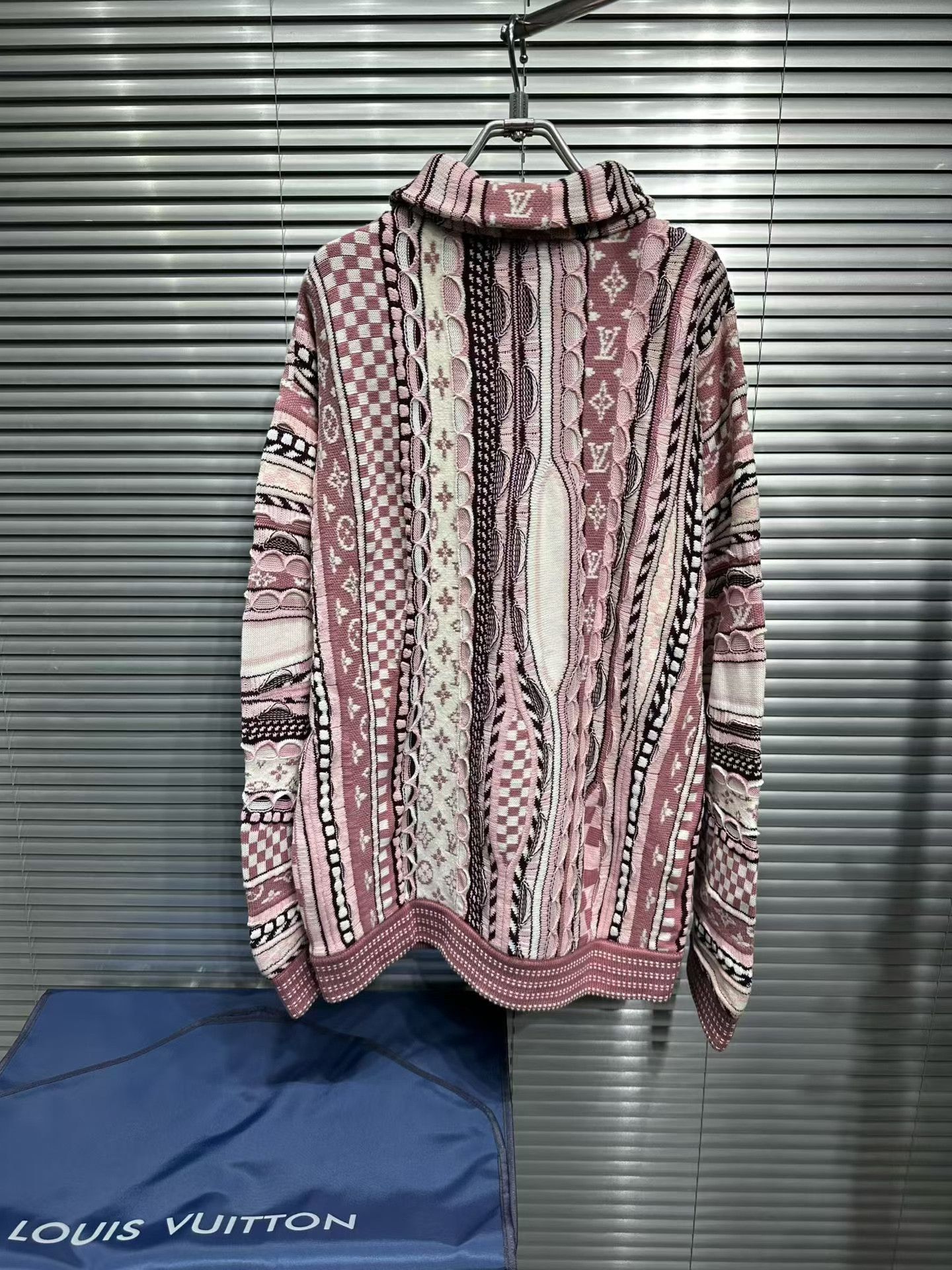 Louis Vuitton Louis Vuitton x Nigo Monogram Jacquard Sweater L Size US L / EU 52-54 / 3 - 3 Thumbnail