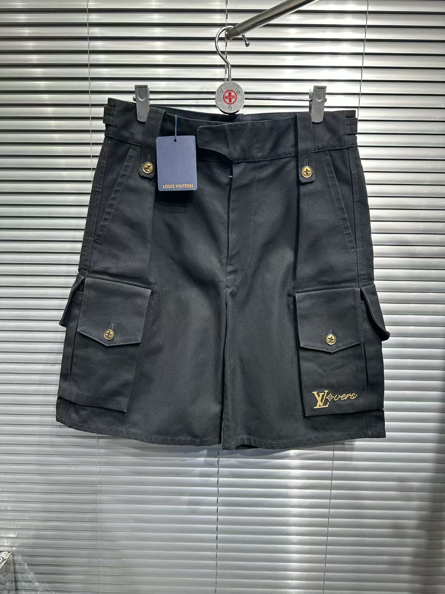 Louis Vuitton Louis Vuitton LVers Logo Cargo Shorts 48 Size US 32 / EU 48 - 2 Thumbnail