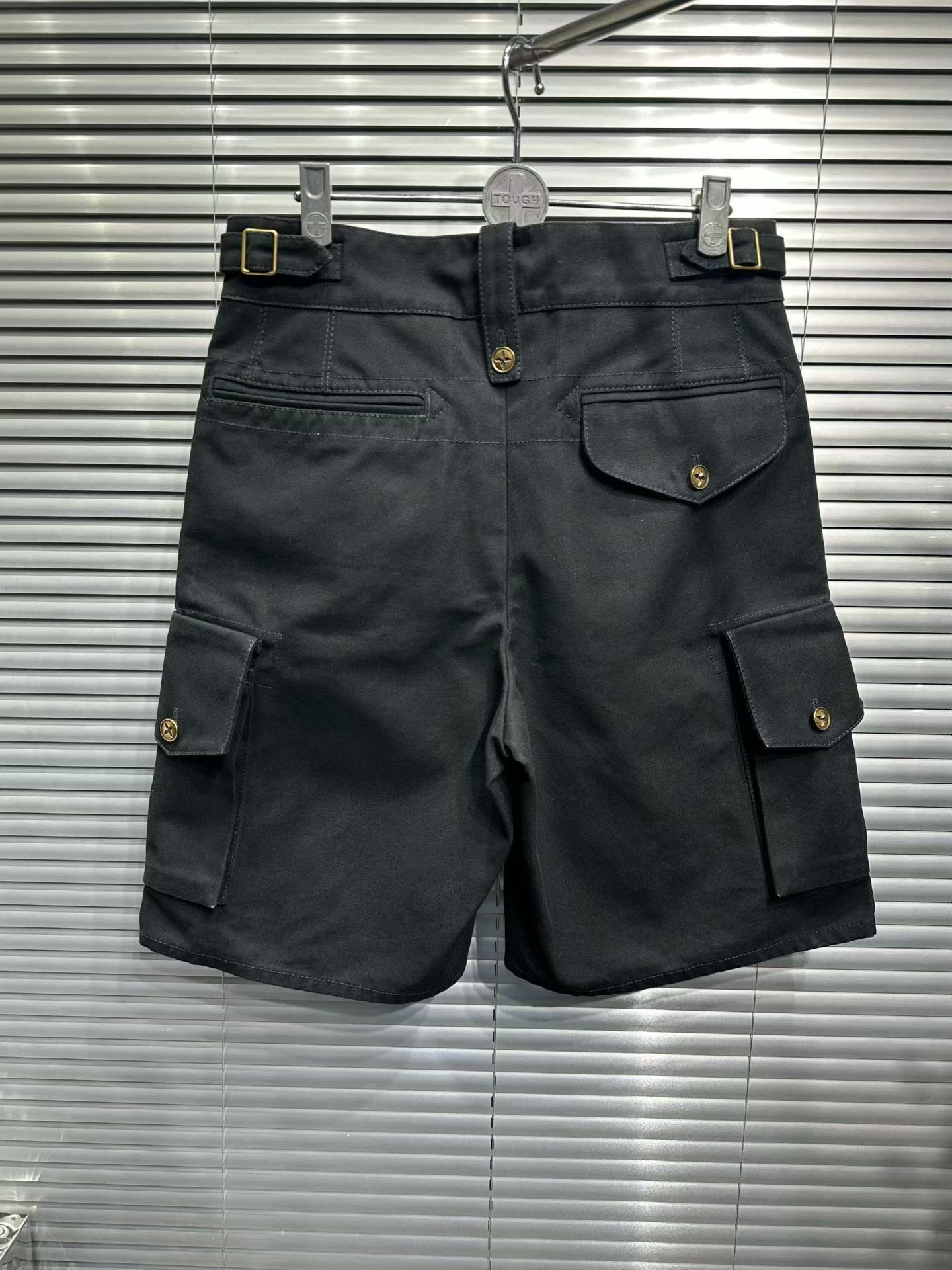 Louis Vuitton Louis Vuitton LVers Logo Cargo Shorts 48 Size US 32 / EU 48 - 3 Thumbnail