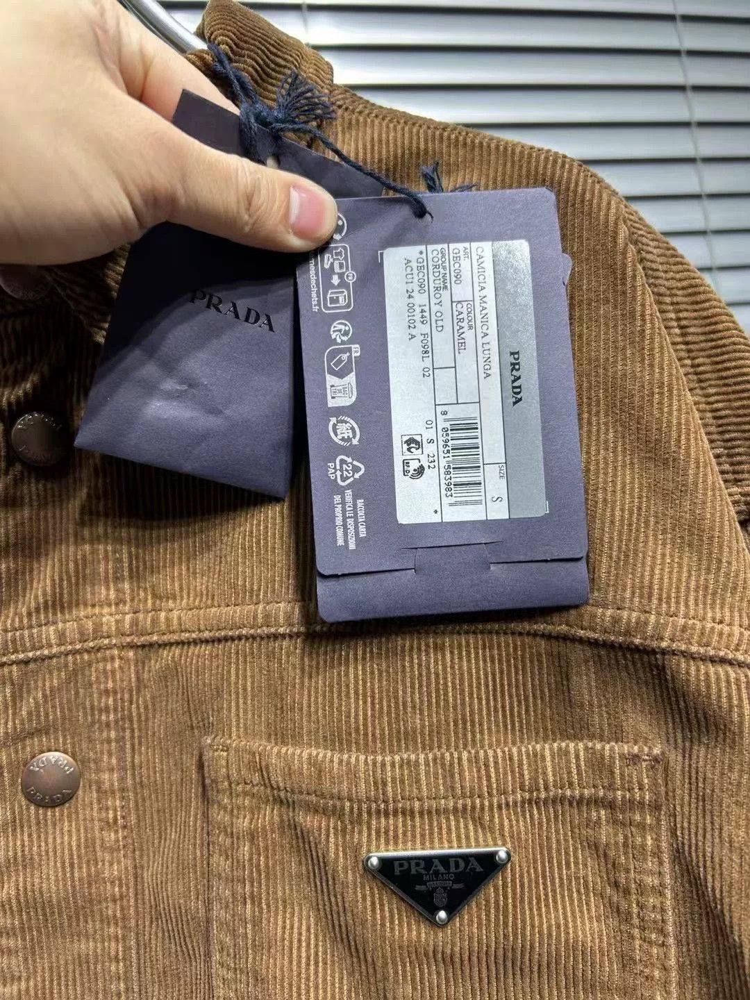Prada Prada Logo Corduroy Shirt Jacket Size S Size US S / EU 44-46 / 1 - 4 Thumbnail