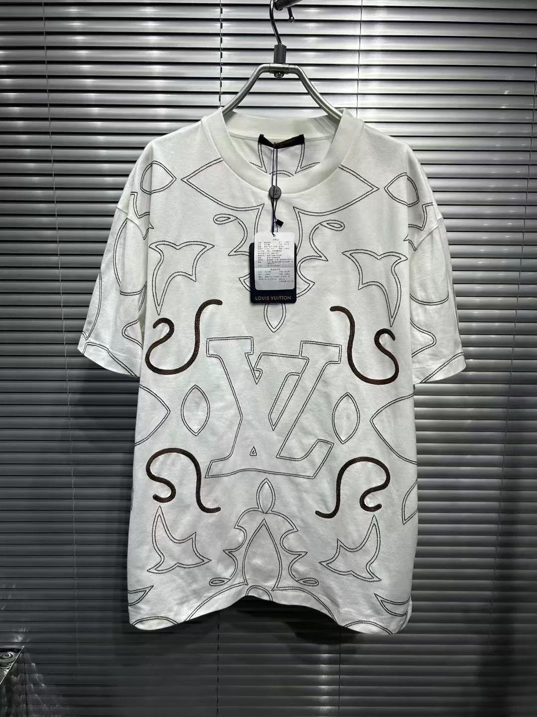Louis Vuitton Louis Vuitton Contrast Stitch Logo T-Shirt M Size US M / EU 48-50 / 2 - 2 Thumbnail