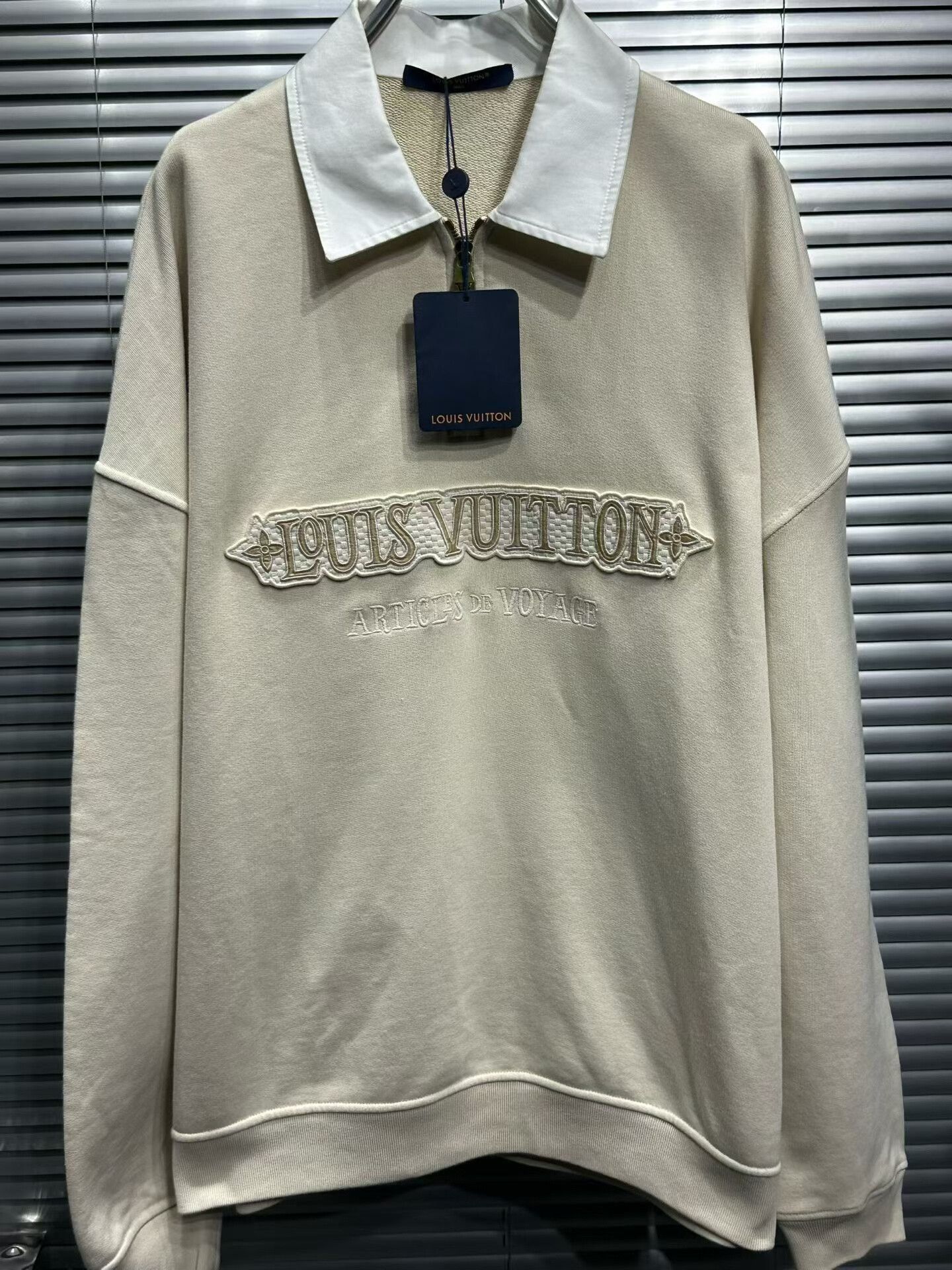 Louis Vuitton Louis Vuitton Embroidered Polo Sweatshirt XL Size US XL / EU 56 / 4 - 4 Thumbnail