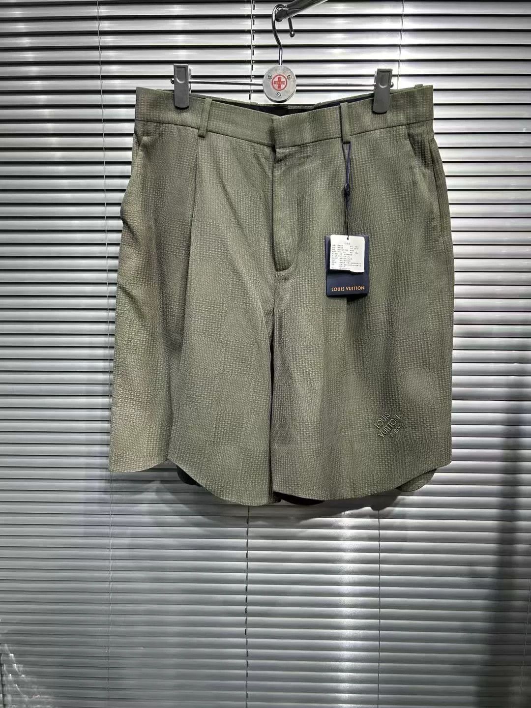Louis Vuitton Louis Vuitton Silk Blend Damier Shorts 34 Size US 34 / EU 50 - 2 Thumbnail