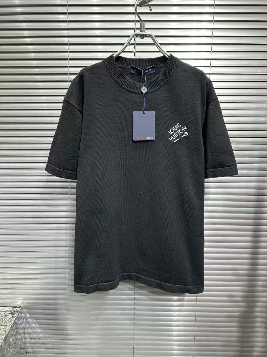 Louis Vuitton Louis Vuitton Embroidered Logo Knit T-Shirt L Size US L / EU 52-54 / 3 - 2 Thumbnail