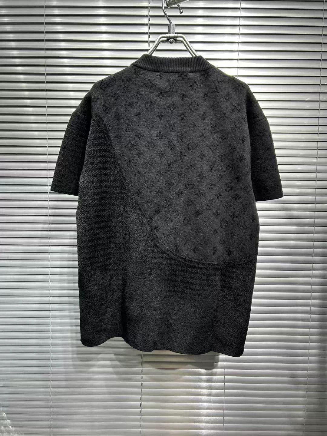 Louis Vuitton Louis Vuitton Monogram Jacquard Terry T-Shirt XS Size US XS / EU 42 / 0 - 3 Thumbnail