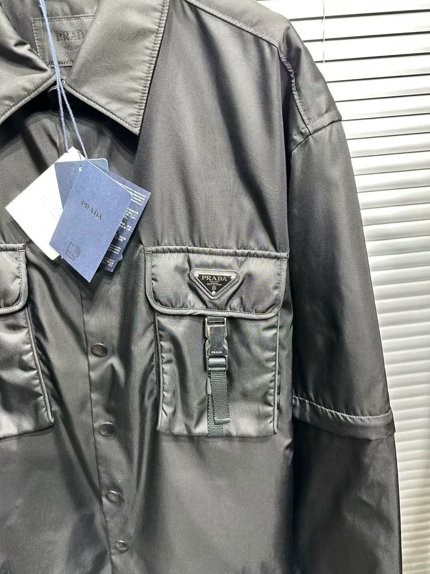 Prada Prada Re-Nylon Detachable Sleeve Shirt XL Size US XL / EU 56 / 4 - 5 Thumbnail
