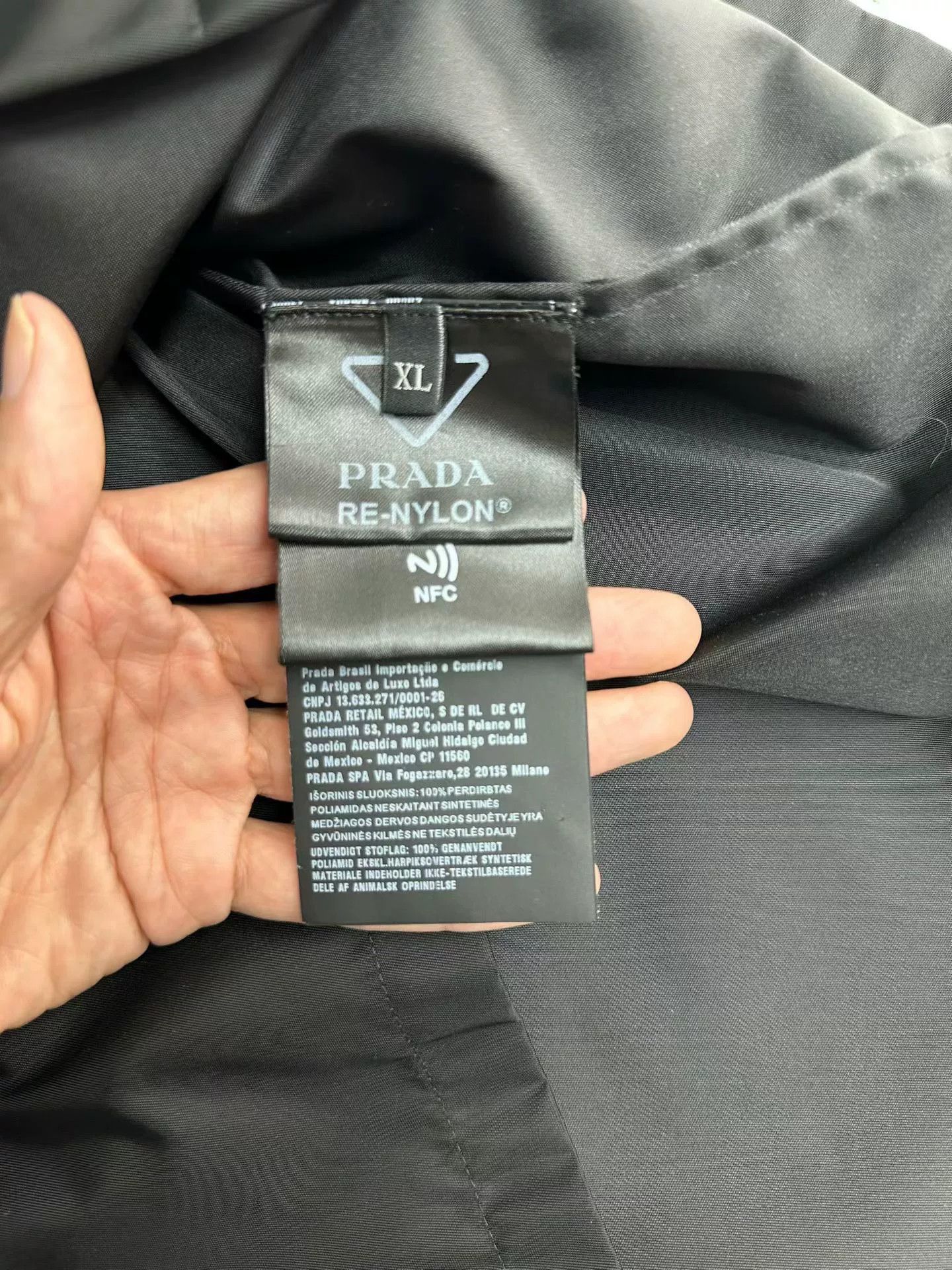 Prada Prada Re-Nylon Detachable Sleeve Shirt XL Size US XL / EU 56 / 4 - 6 Thumbnail