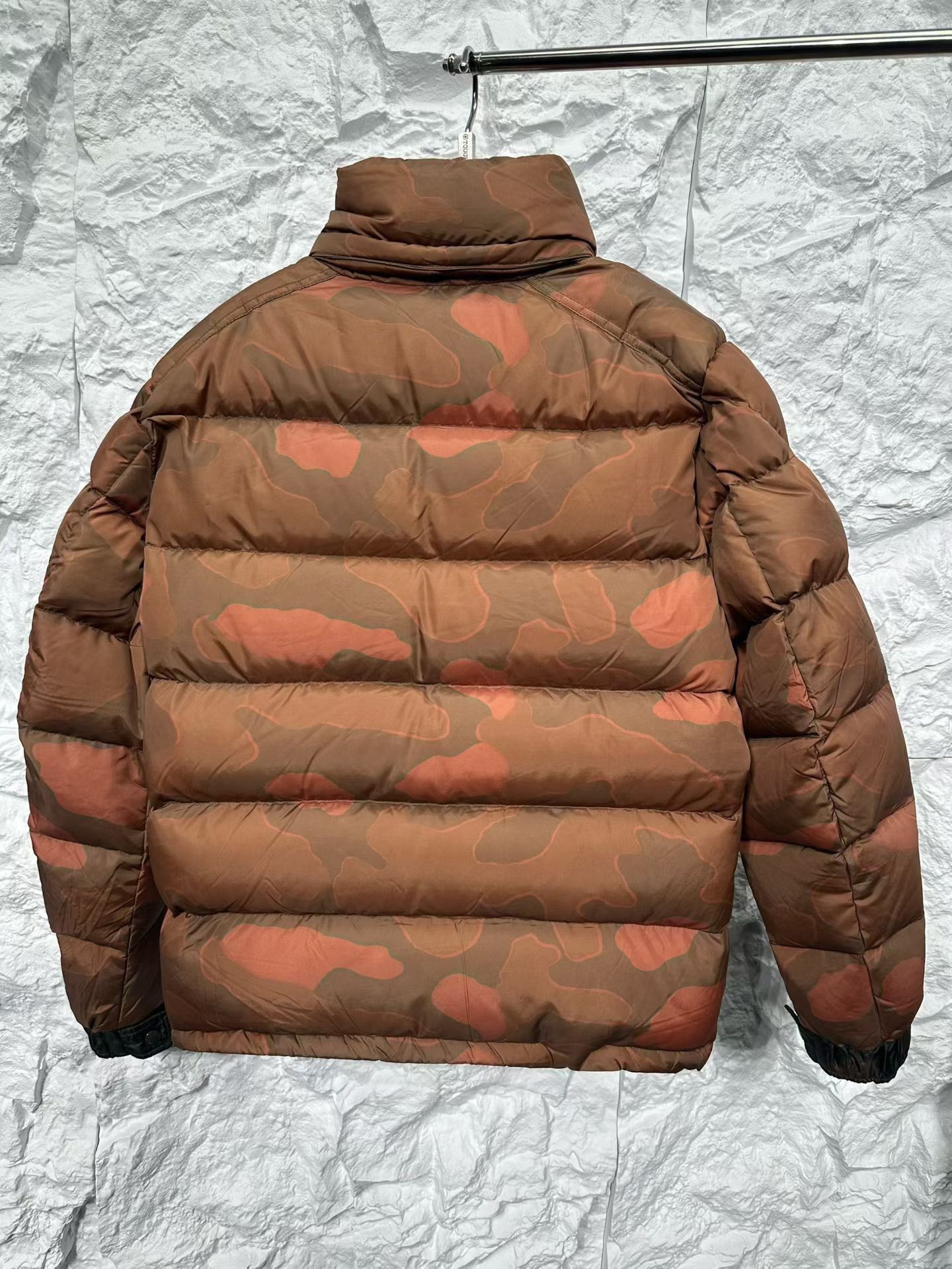 Moncler Moncler Camo Maya Puffer Jacket Size 3 Size US L / EU 52-54 / 3 - 3 Thumbnail
