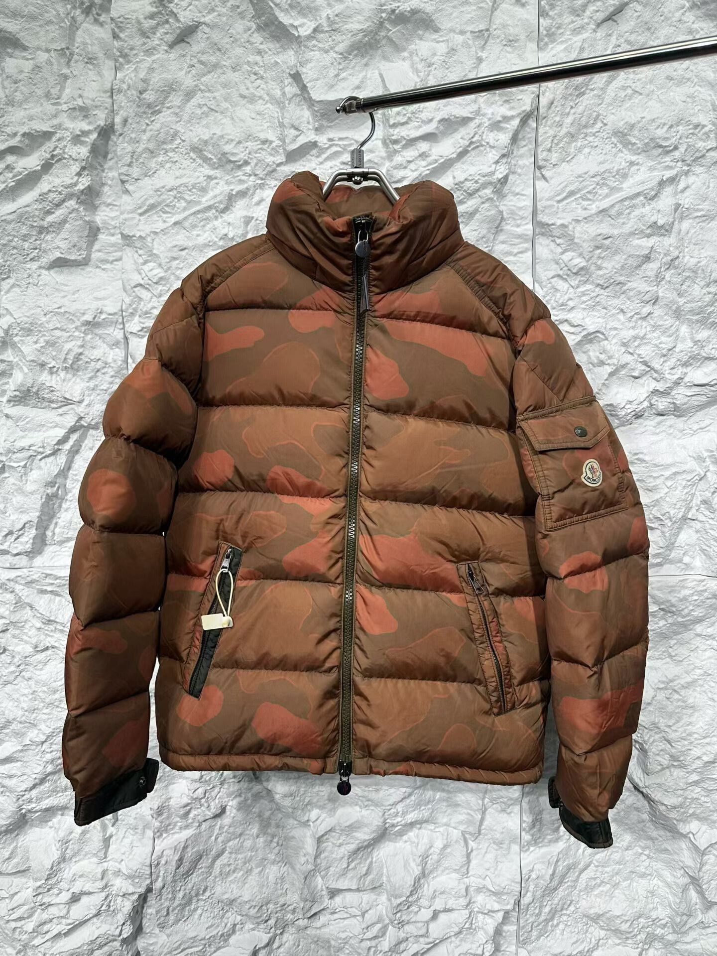 Moncler Moncler Camo Maya Puffer Jacket Size 3 Size US L / EU 52-54 / 3 - 2 Thumbnail