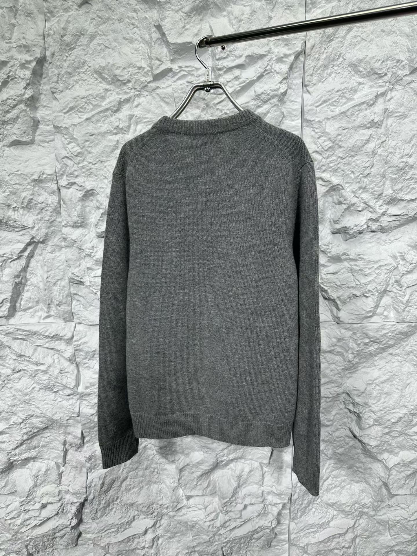 Gucci Gucci Script Embroidered Wool Sweater US S Size US S / EU 44-46 / 1 - 3 Thumbnail