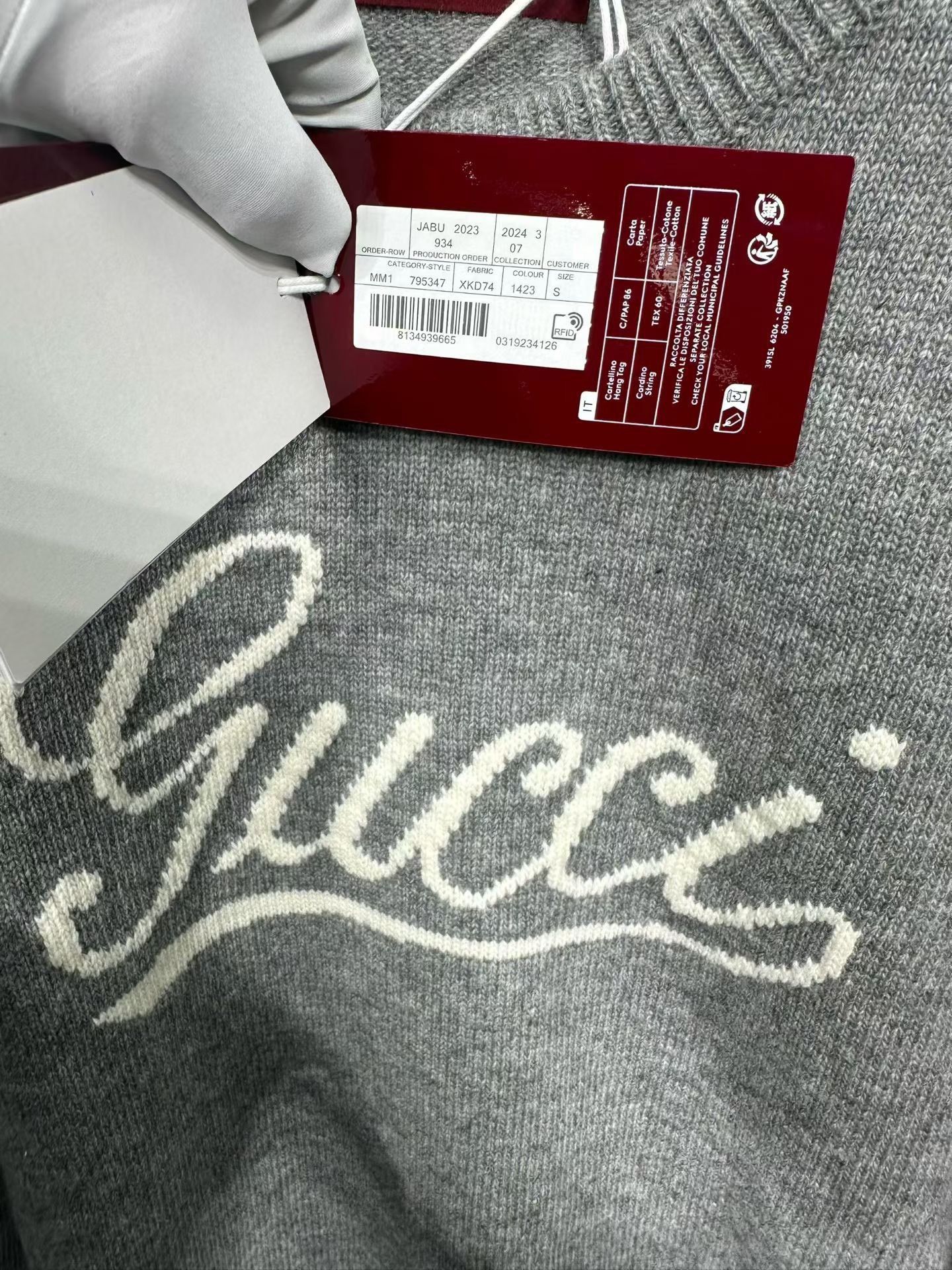Gucci Gucci Script Embroidered Wool Sweater US S Size US S / EU 44-46 / 1 - 4 Thumbnail