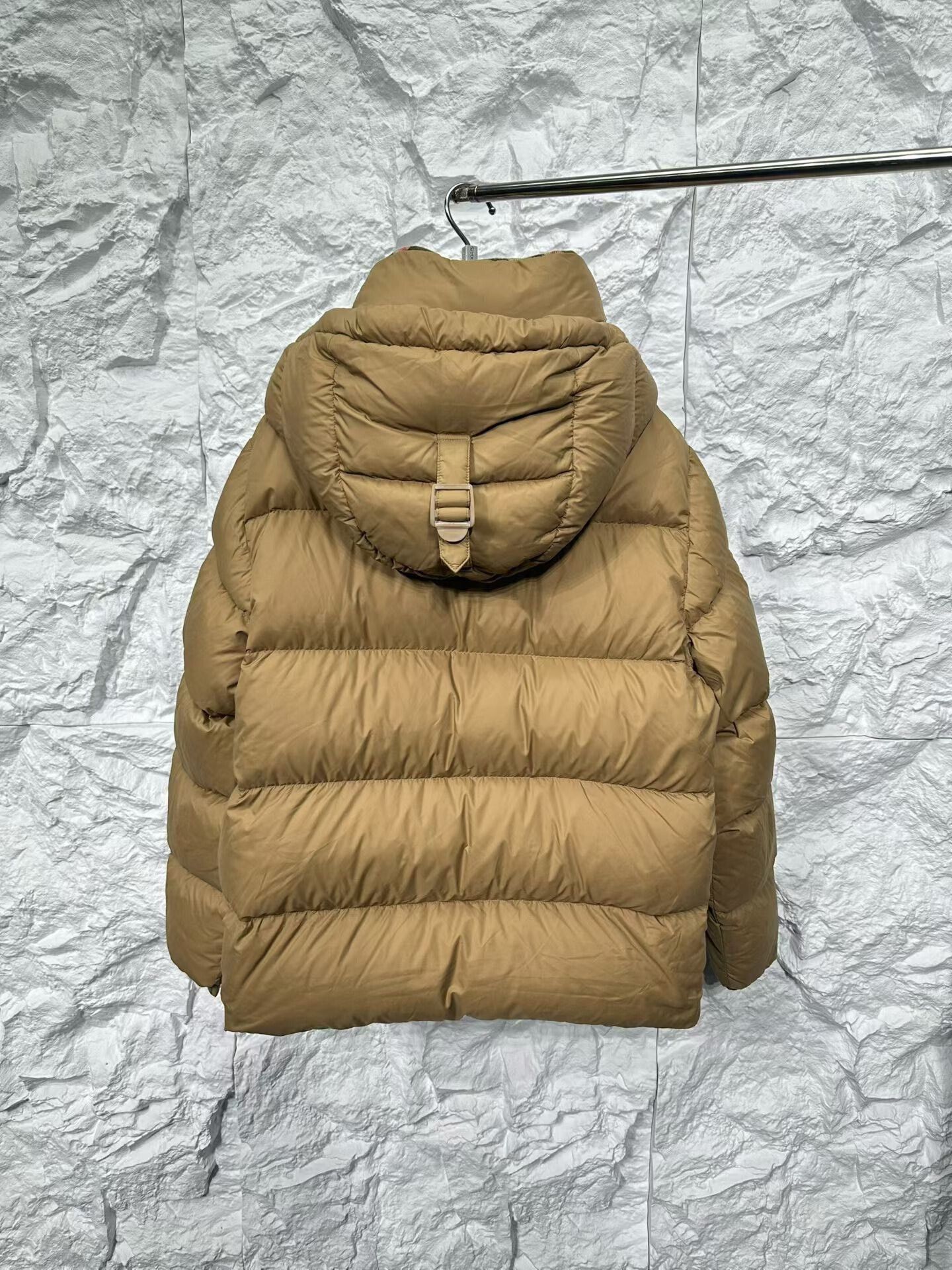 Burberry Burberry Check Lining Puffer Jacket Size M Size US M / EU 48-50 / 2 - 3 Thumbnail
