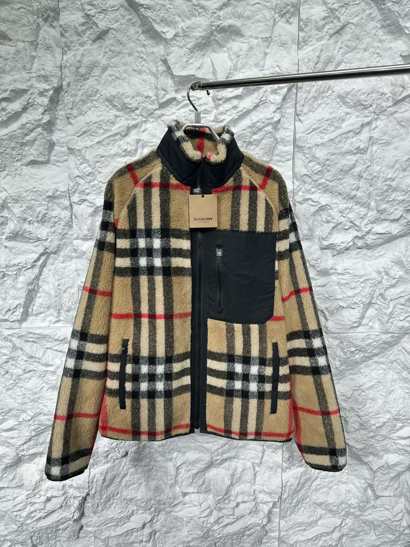 Burberry Burberry Check Wool Blend Teddy Jacket Size M Size US M / EU 48-50 / 2 - 2 Thumbnail