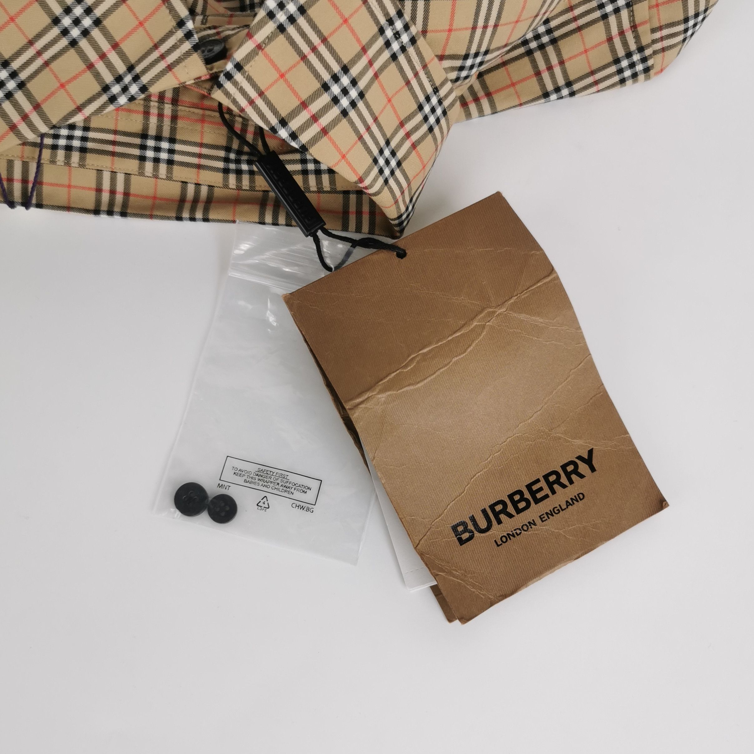 Burberry Burberry Men m Button Ups Size US M / EU 48-50 / 2 - 5 Thumbnail