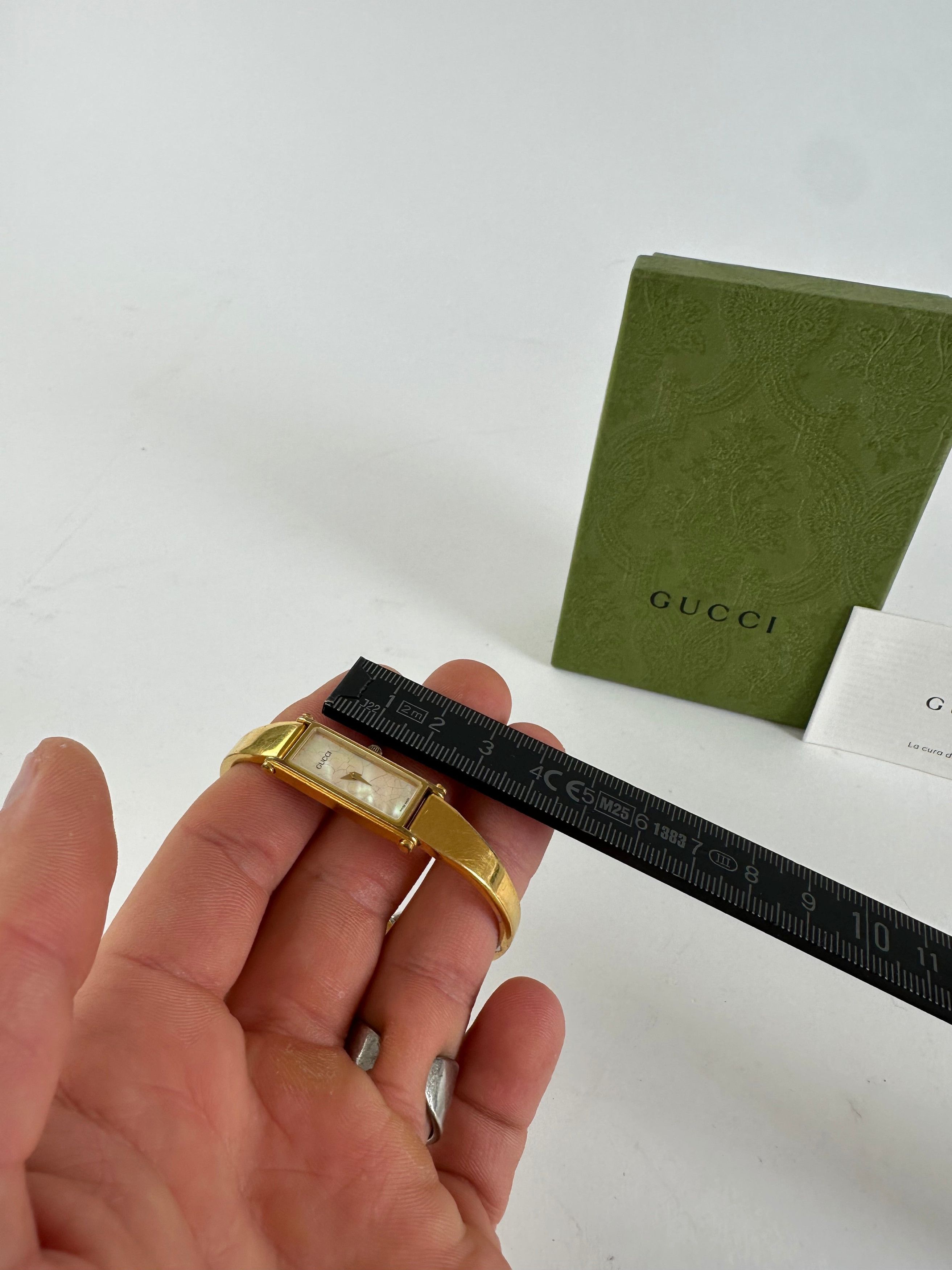 Gucci Vintage Gold-Tone Bangle Ladies Watch Model 1500L Size ONE SIZE - 9 Thumbnail