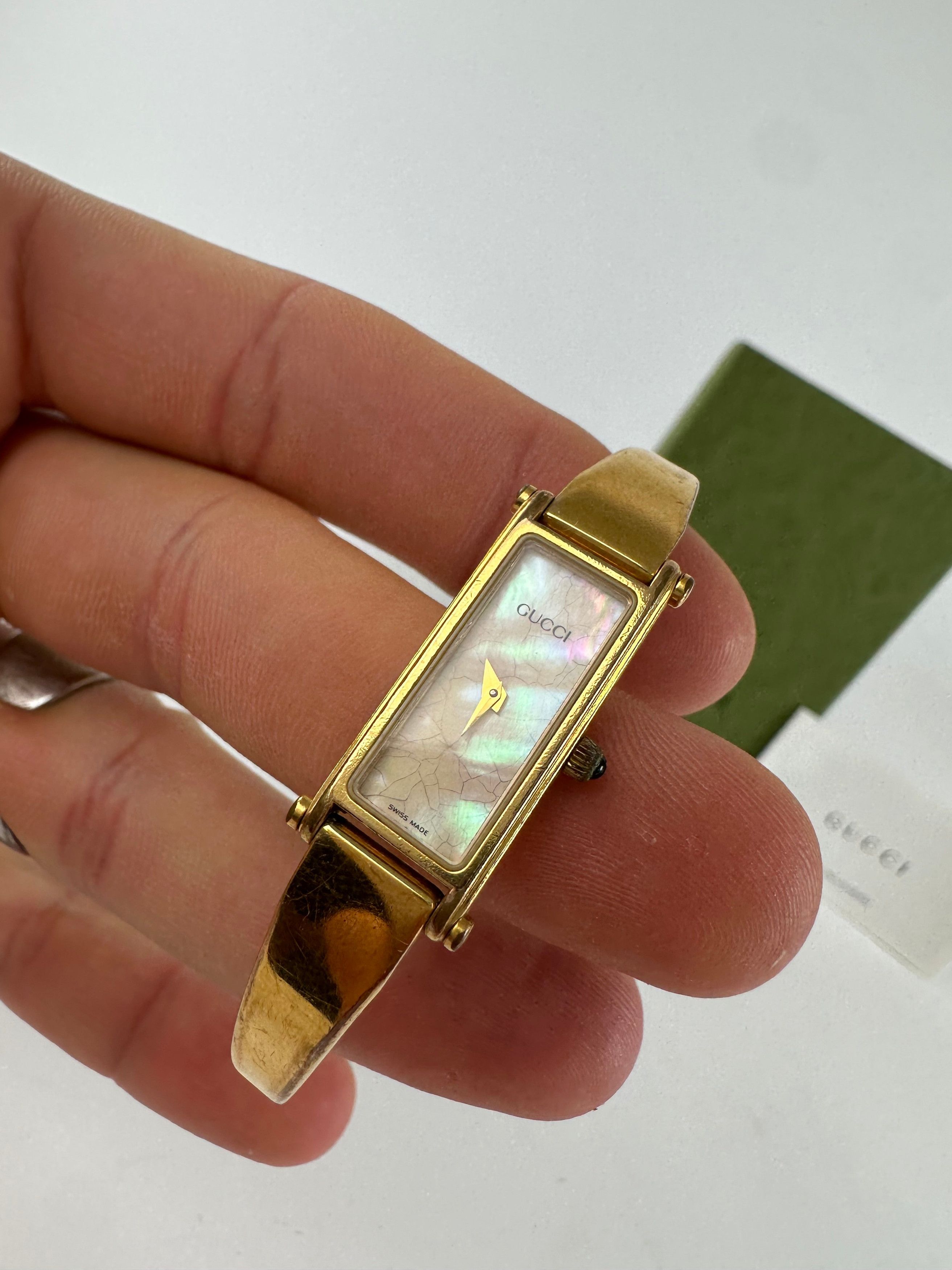 Gucci Vintage Gold-Tone Bangle Ladies Watch Model 1500L Size ONE SIZE - 2 Thumbnail