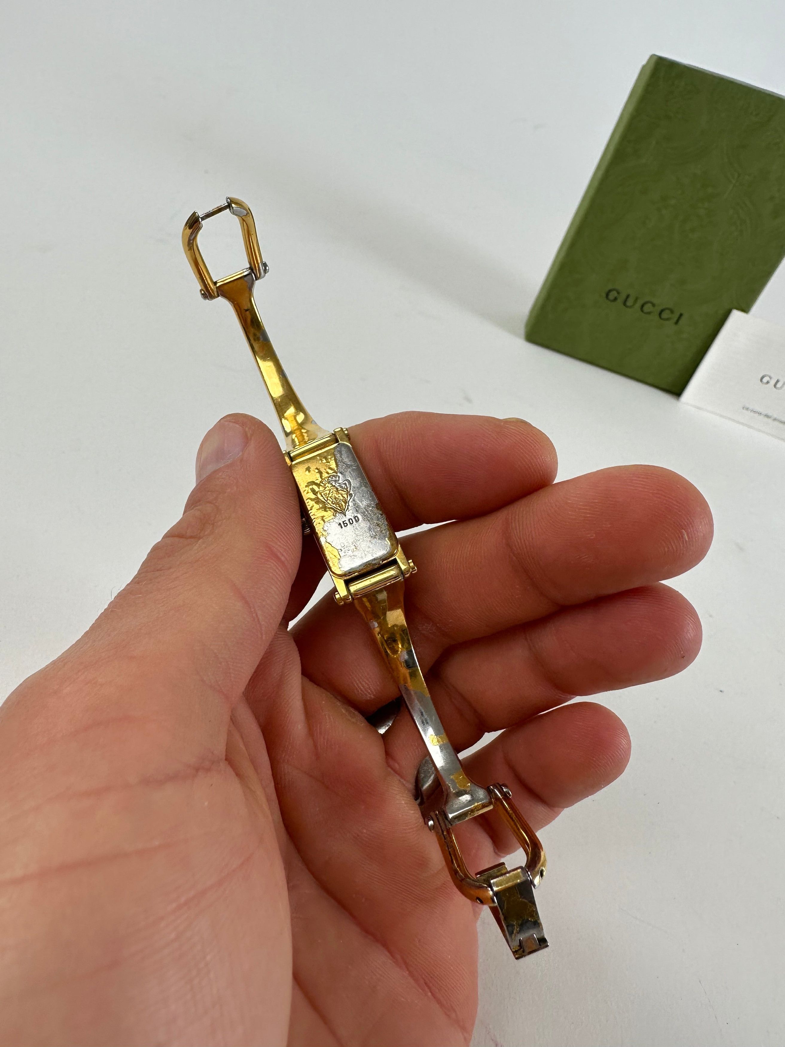 Gucci Vintage Gold-Tone Bangle Ladies Watch Model 1500L Size ONE SIZE - 3 Thumbnail