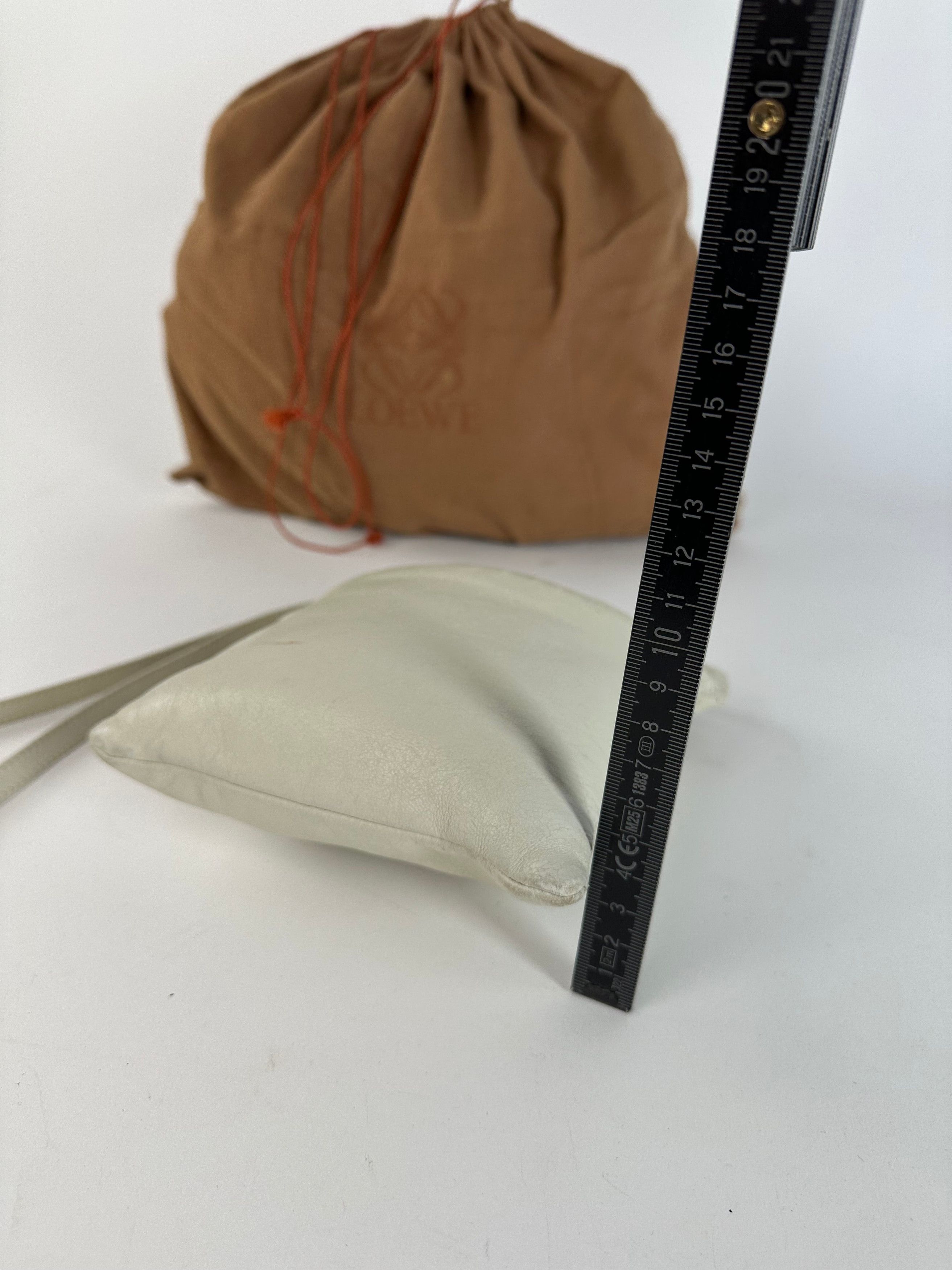 Loewe Vintage Mini Crossbody Bag Leather Cream Size ONE SIZE - 12 Thumbnail