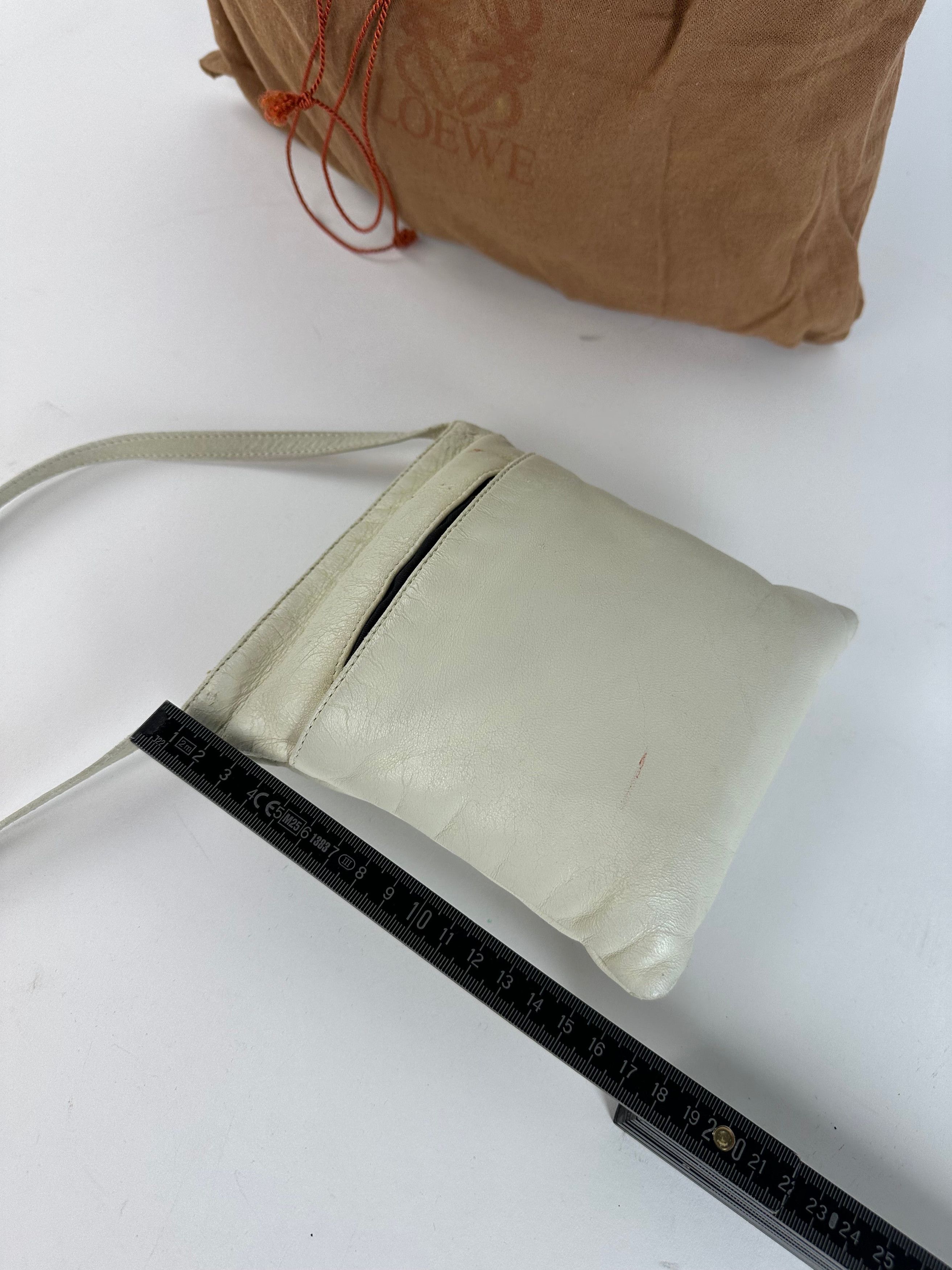 Loewe Vintage Mini Crossbody Bag Leather Cream Size ONE SIZE - 11 Thumbnail