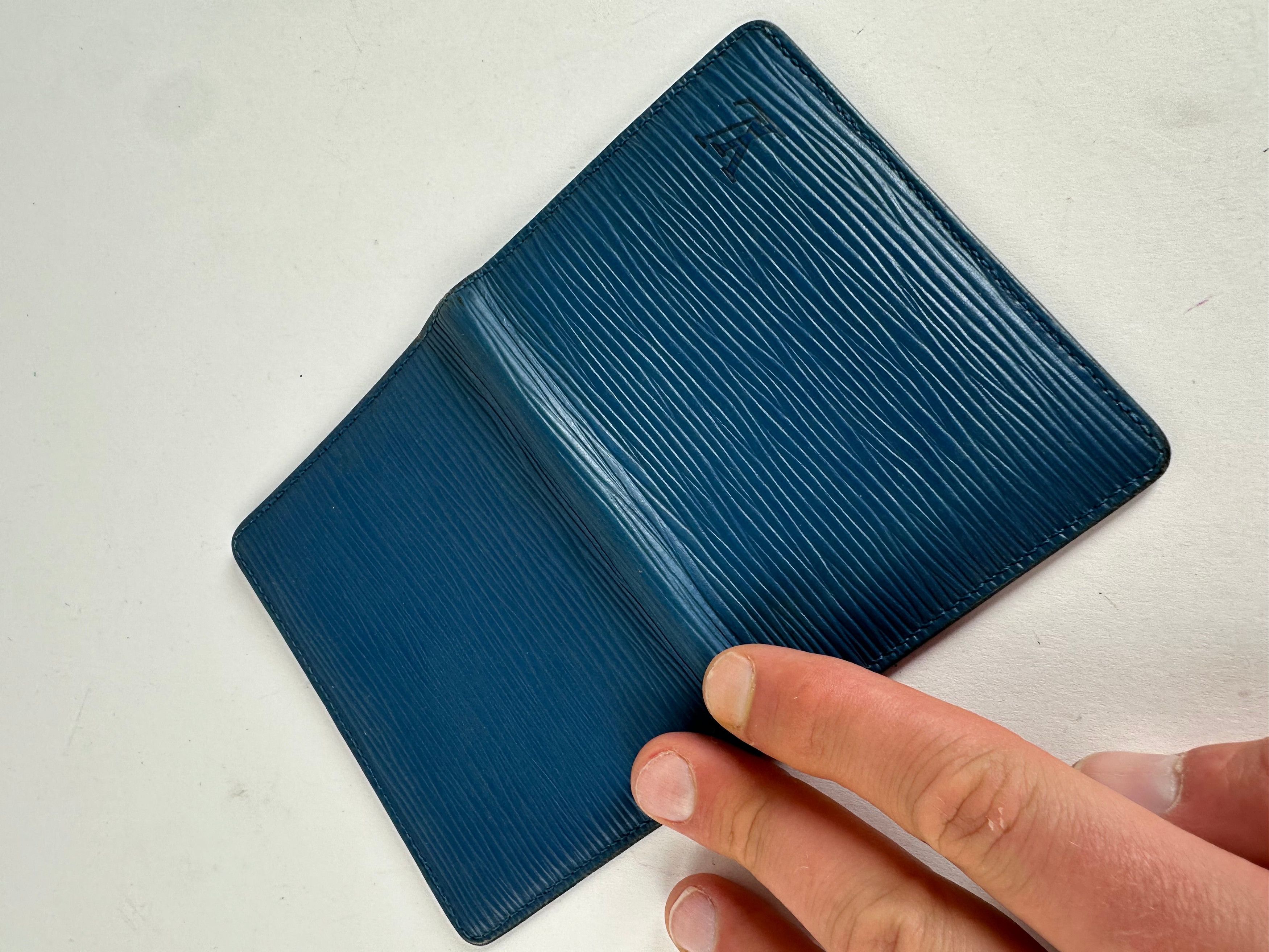 Louis Vuitton Vintage Epi Leather Card Holder Blue Size ONE SIZE - 3 Thumbnail