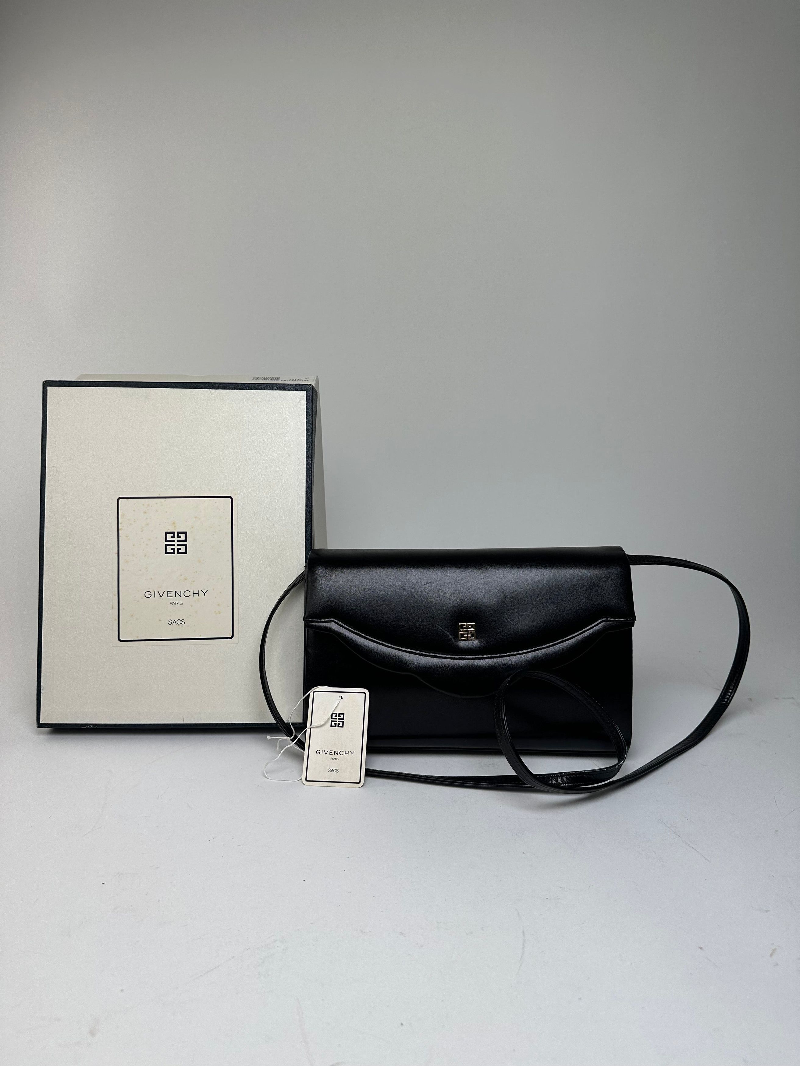 Givenchy Vintage Paris Flap Shoulder Bag Black Leather 4G Logo Size ONE SIZE - 14 Thumbnail