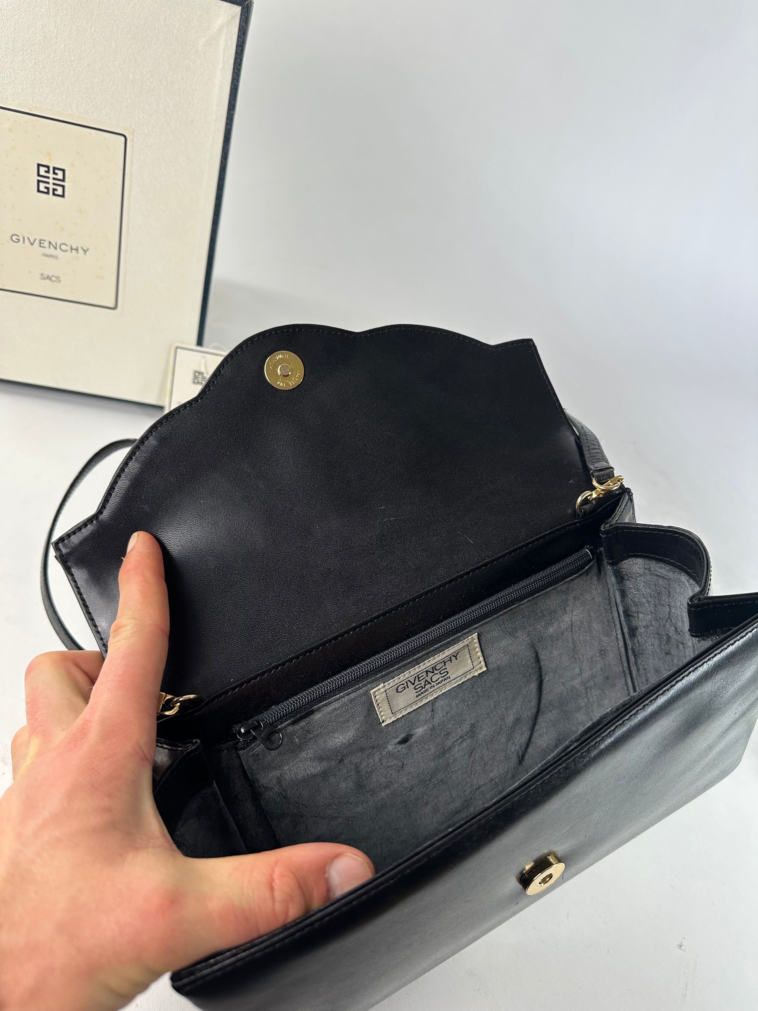 Givenchy Vintage Paris Flap Shoulder Bag Black Leather 4G Logo Size ONE SIZE - 4 Thumbnail