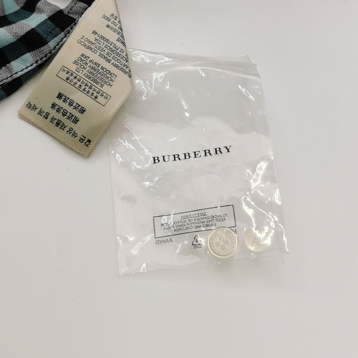 Burberry Burberry Men m Button Ups Size US M / EU 48-50 / 2 - 6 Thumbnail