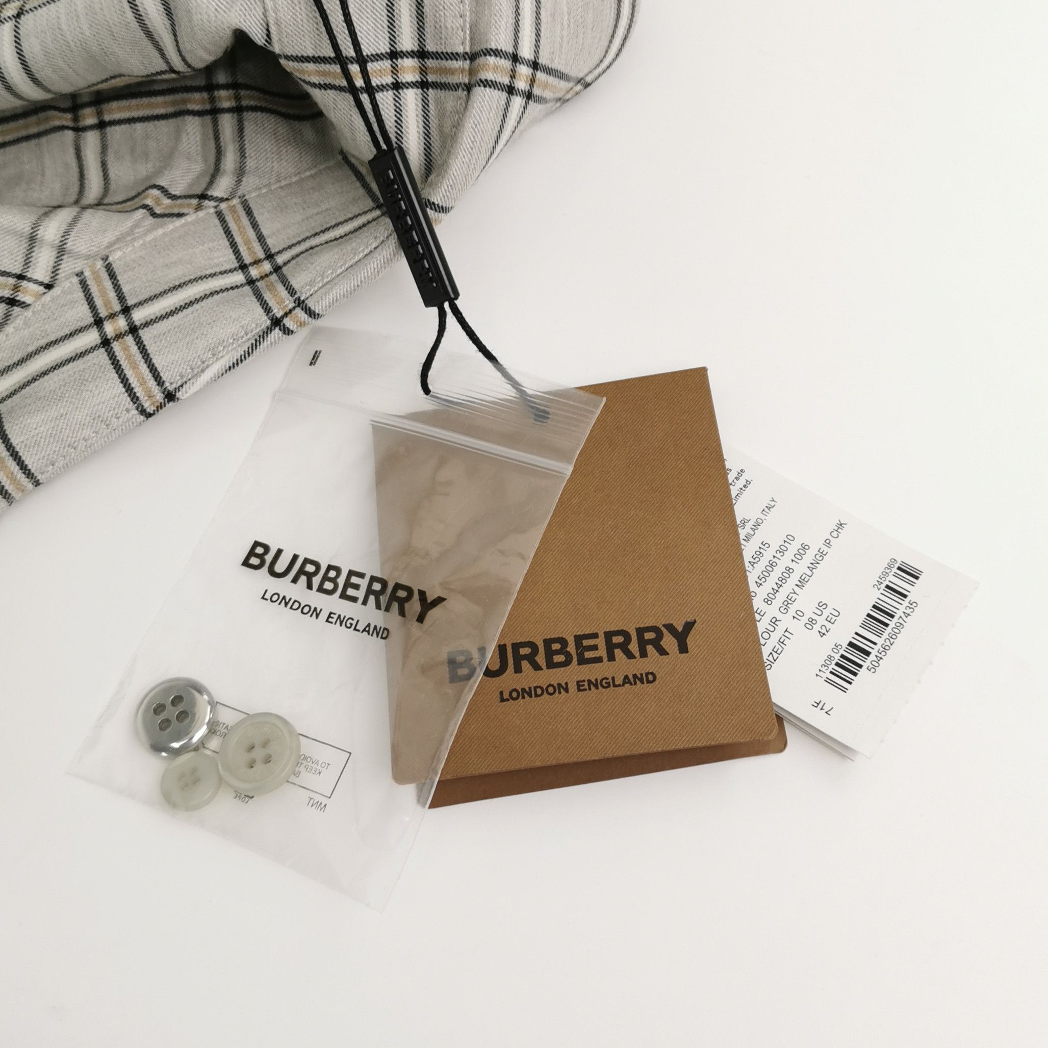 Burberry Burberry Men m Button Ups Size US M / EU 48-50 / 2 - 4 Thumbnail