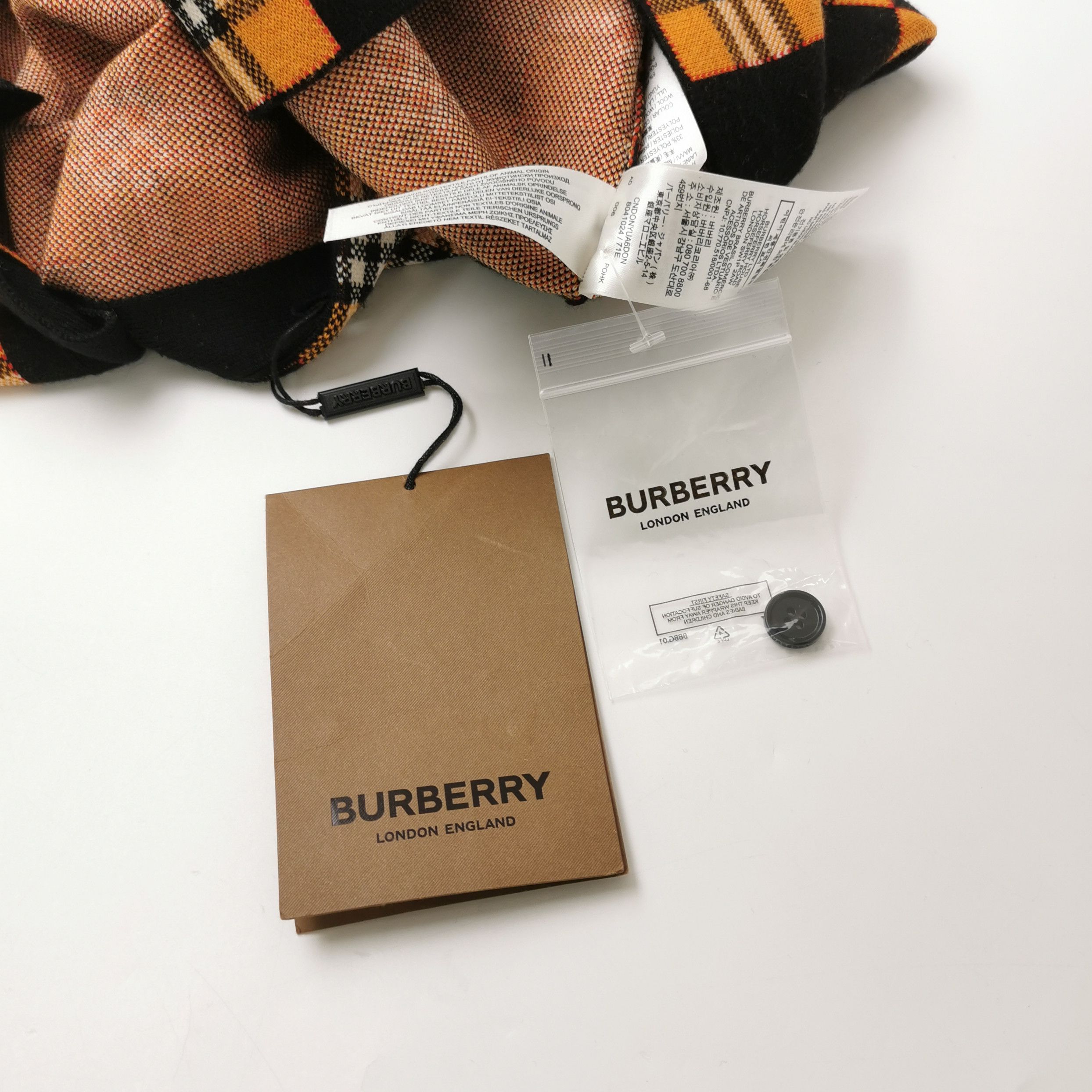 Burberry Burberry Men s Sweaters Knitwear Size US S / EU 44-46 / 1 - 5 Thumbnail