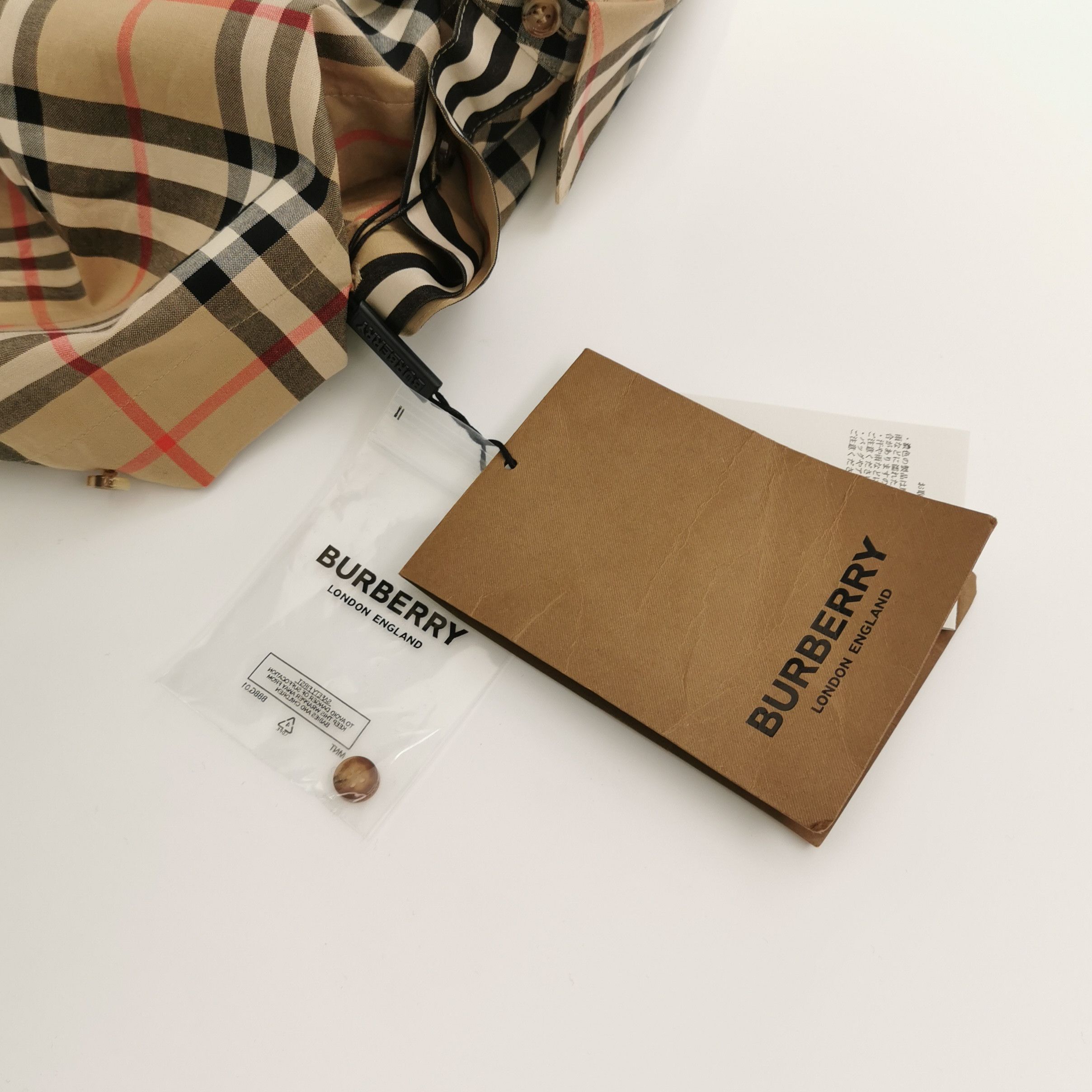 Burberry Burberry Men m Button Ups Size US M / EU 48-50 / 2 - 4 Thumbnail