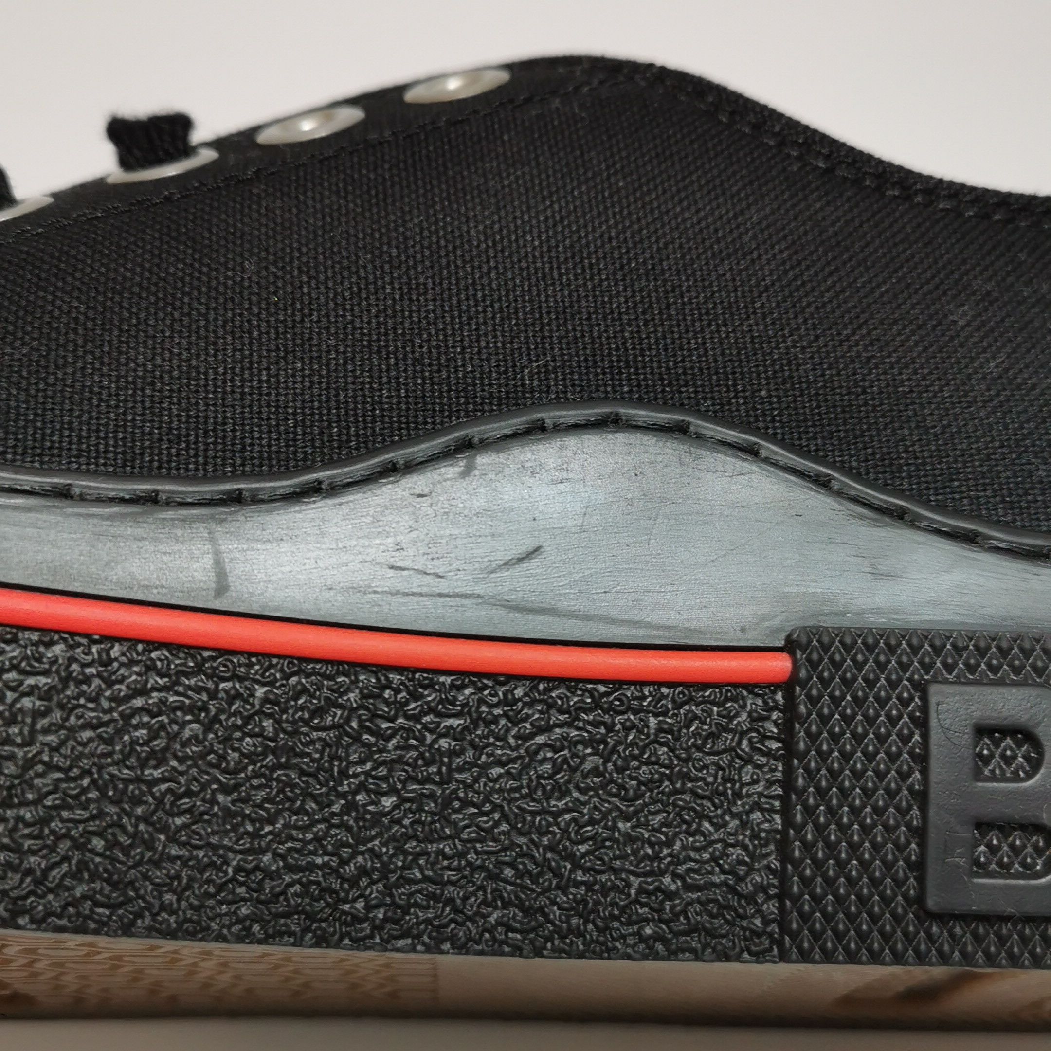 Burberry Burberry Men 7 Lowtop Sneakers Size US 7 / EU 40 - 9 Thumbnail