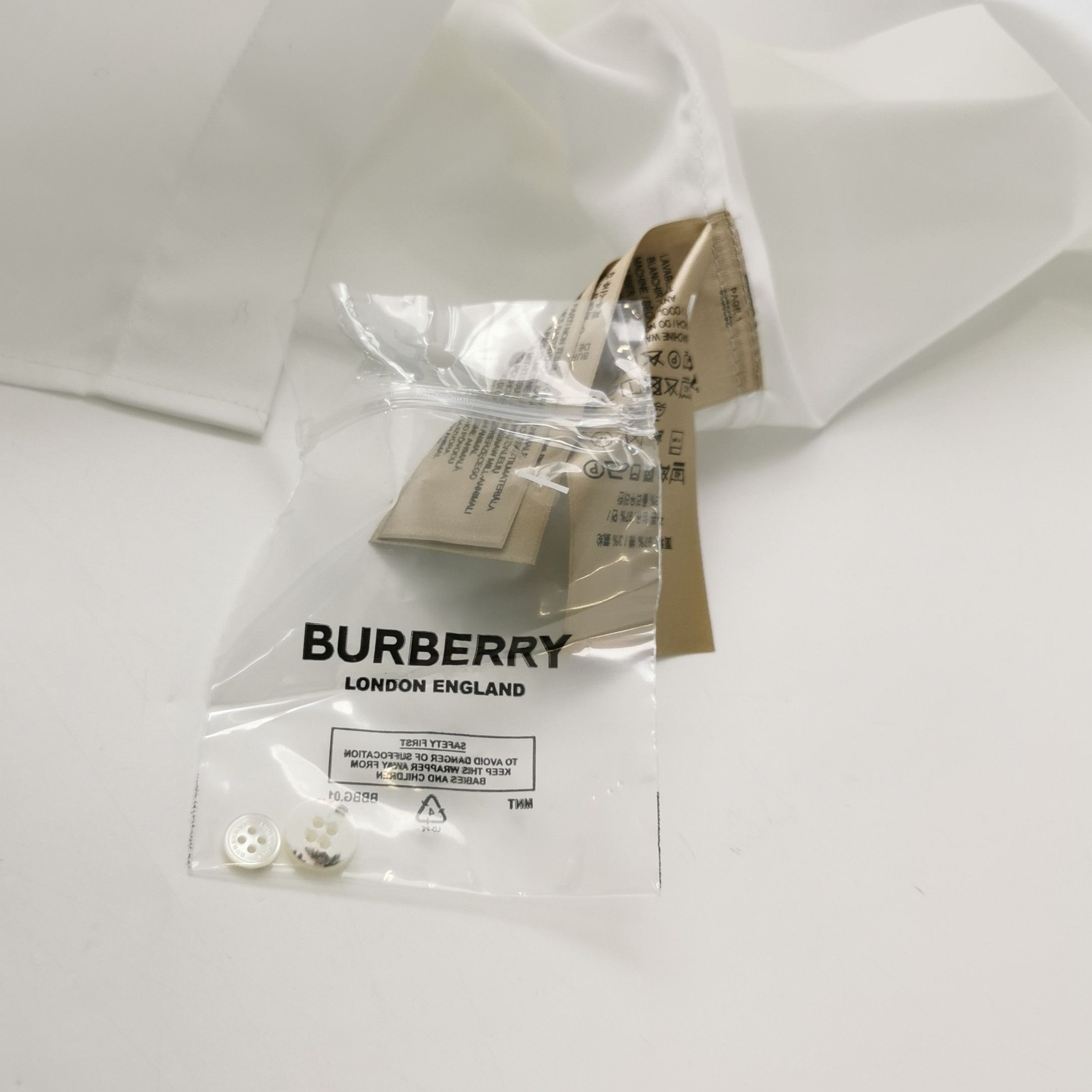 Burberry Burberry Men xxl Button Ups Size US XXL / EU 58 / 5 - 5 Thumbnail