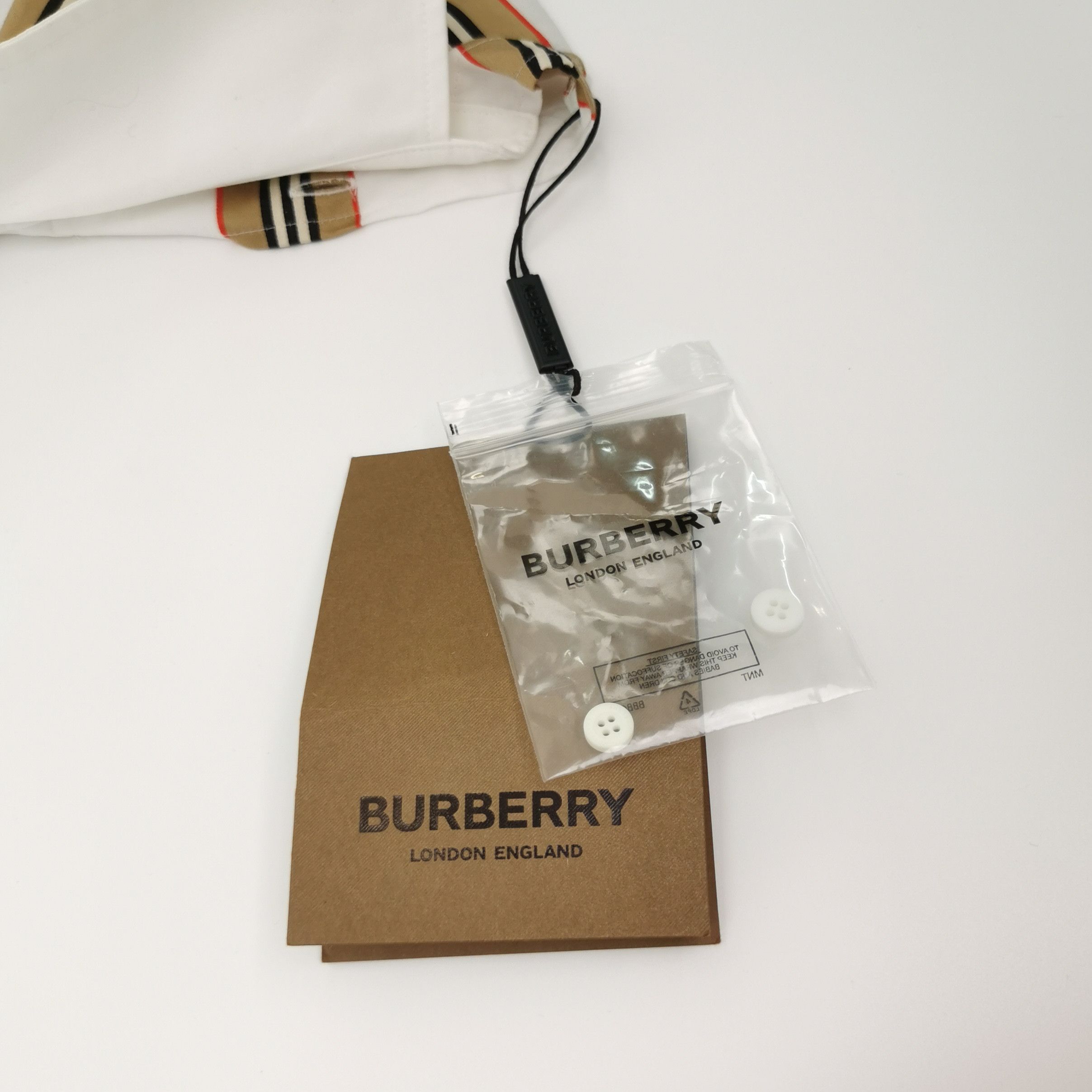 Burberry Burberry Men m Button Ups Size US M / EU 48-50 / 2 - 4 Thumbnail