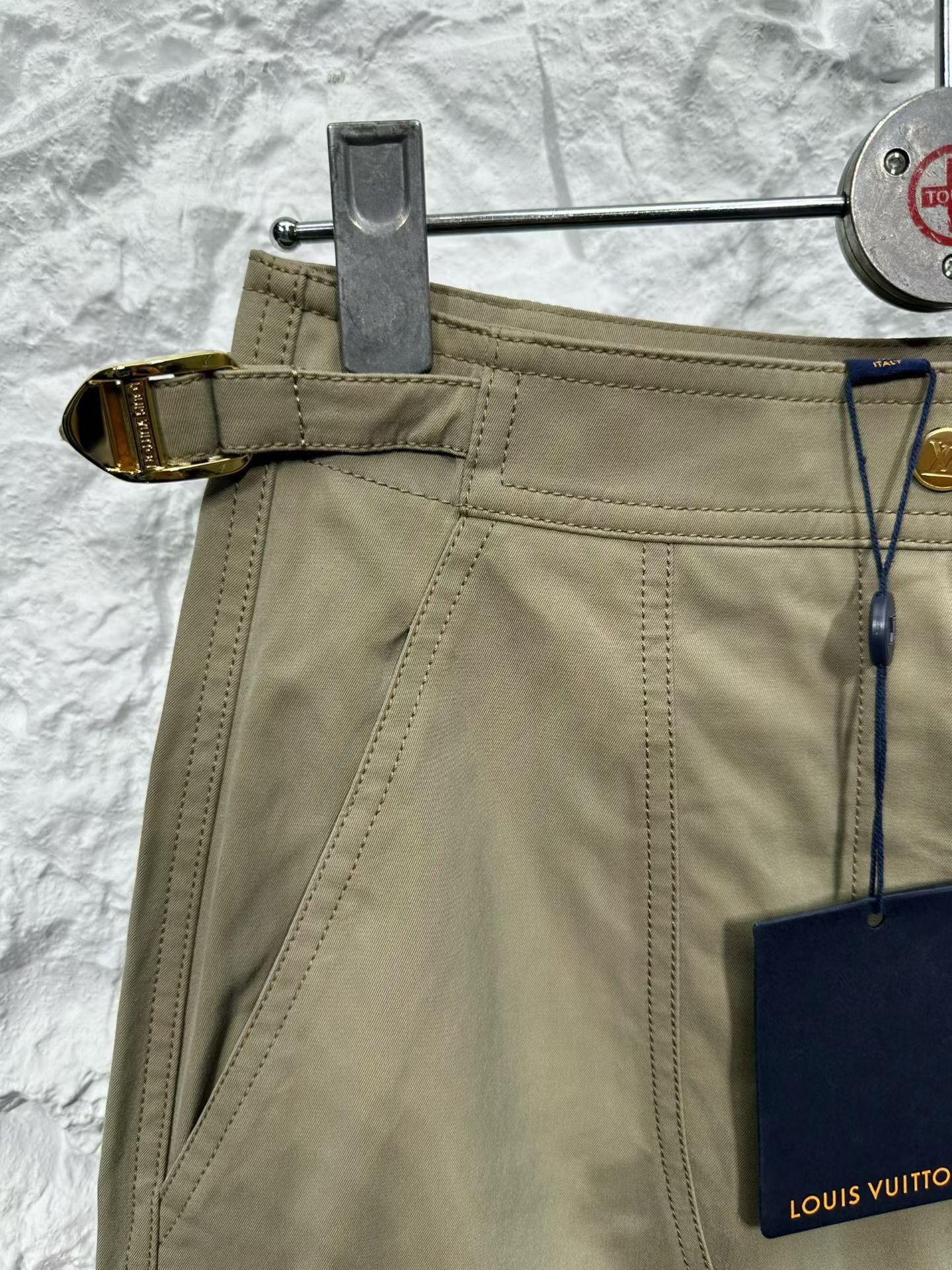 Louis Vuitton Louis Vuitton Khaki Buckle Cargo Pants 34 Size 25" / US 0 / IT 36 - 5 Thumbnail