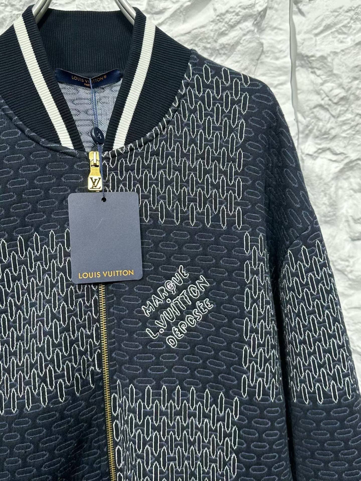 Louis Vuitton Louis Vuitton Checkered Logo Bomber Jacket XXL Size US XXL / EU 58 / 5 - 3 Thumbnail