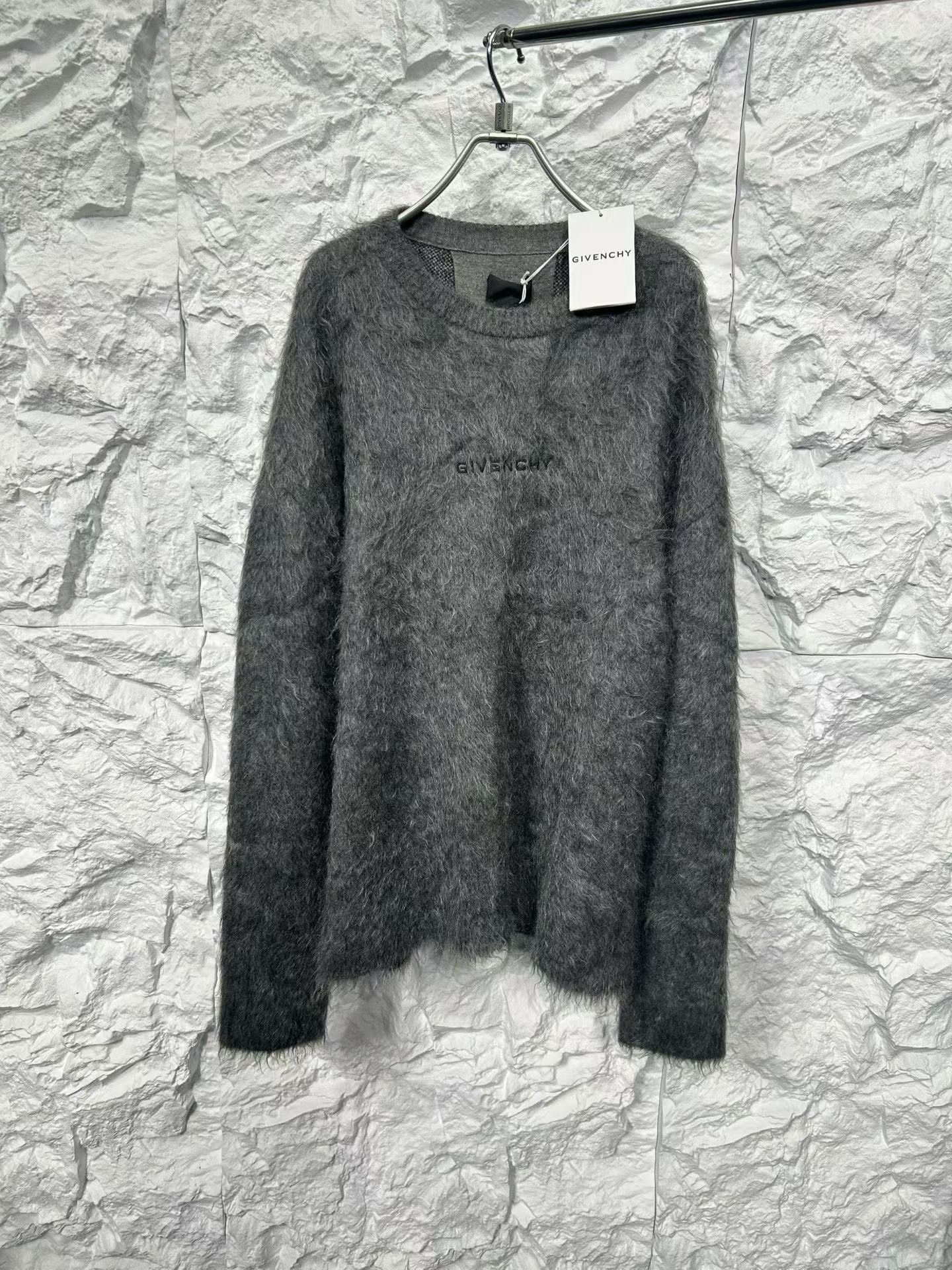 Givenchy Givenchy x Chito Dog Graphic Mohair Sweater Size L Size US L / EU 52-54 / 3 - 2 Thumbnail