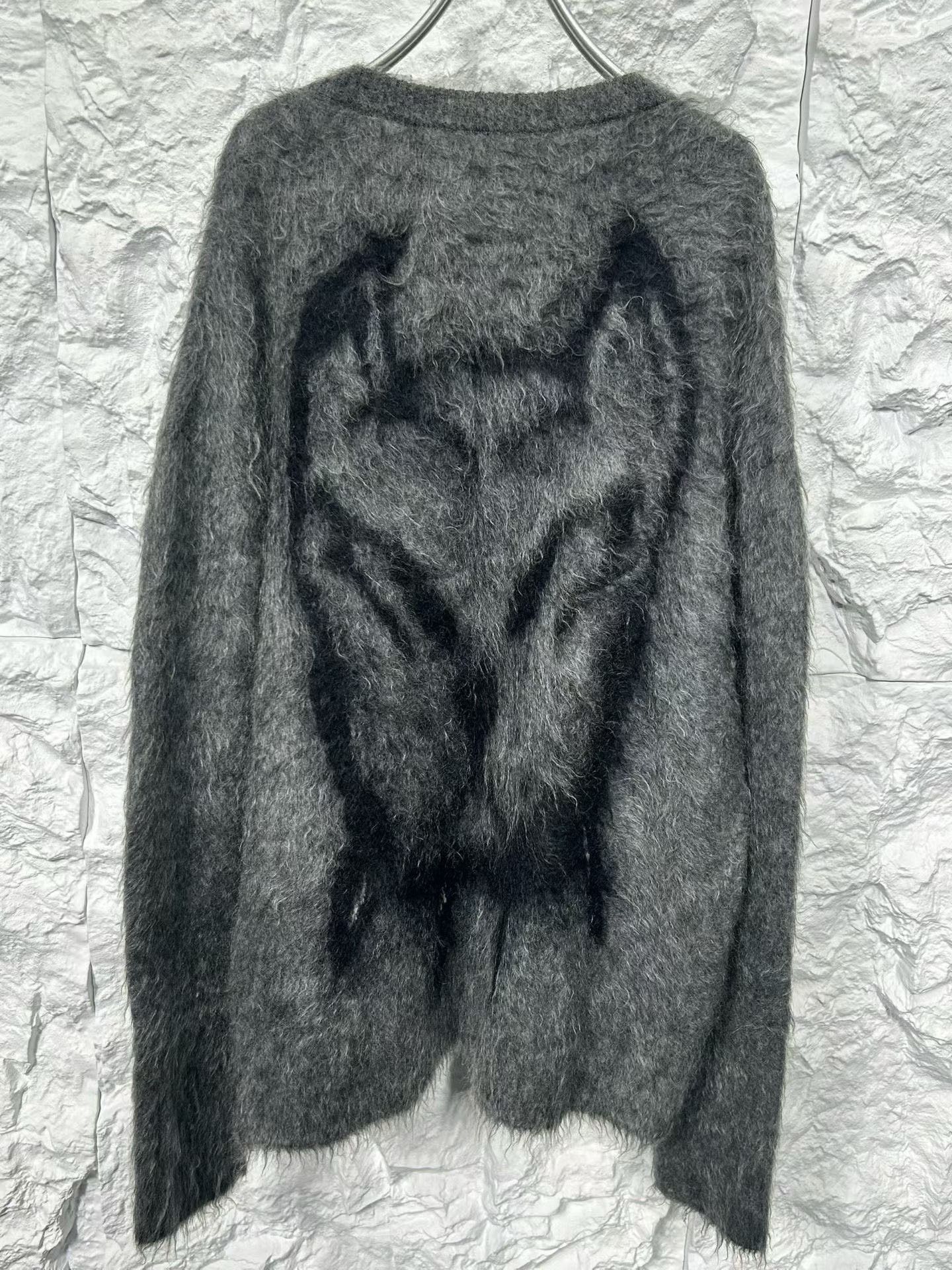 Givenchy Givenchy x Chito Dog Graphic Mohair Sweater Size L Size US L / EU 52-54 / 3 - 4 Thumbnail