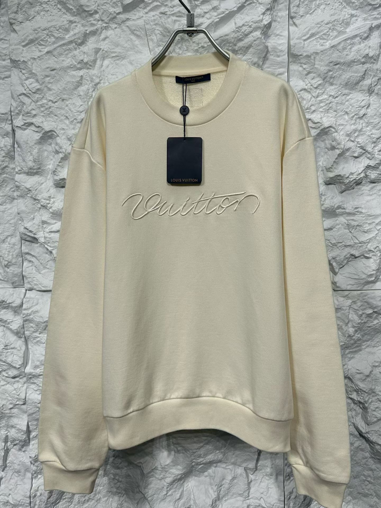Louis Vuitton Louis Vuitton Script Logo Sweatshirt XL Size US XL / EU 56 / 4 - 4 Thumbnail