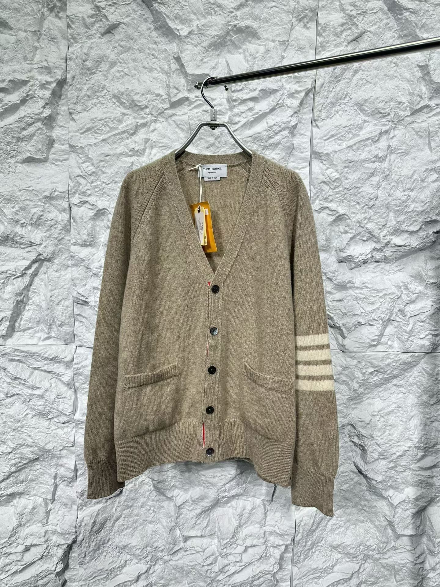 Thom Browne Thom Browne 4-Bar Stripe Wool Cardigan Size 4 Size US XL / EU 56 / 4 - 2 Thumbnail