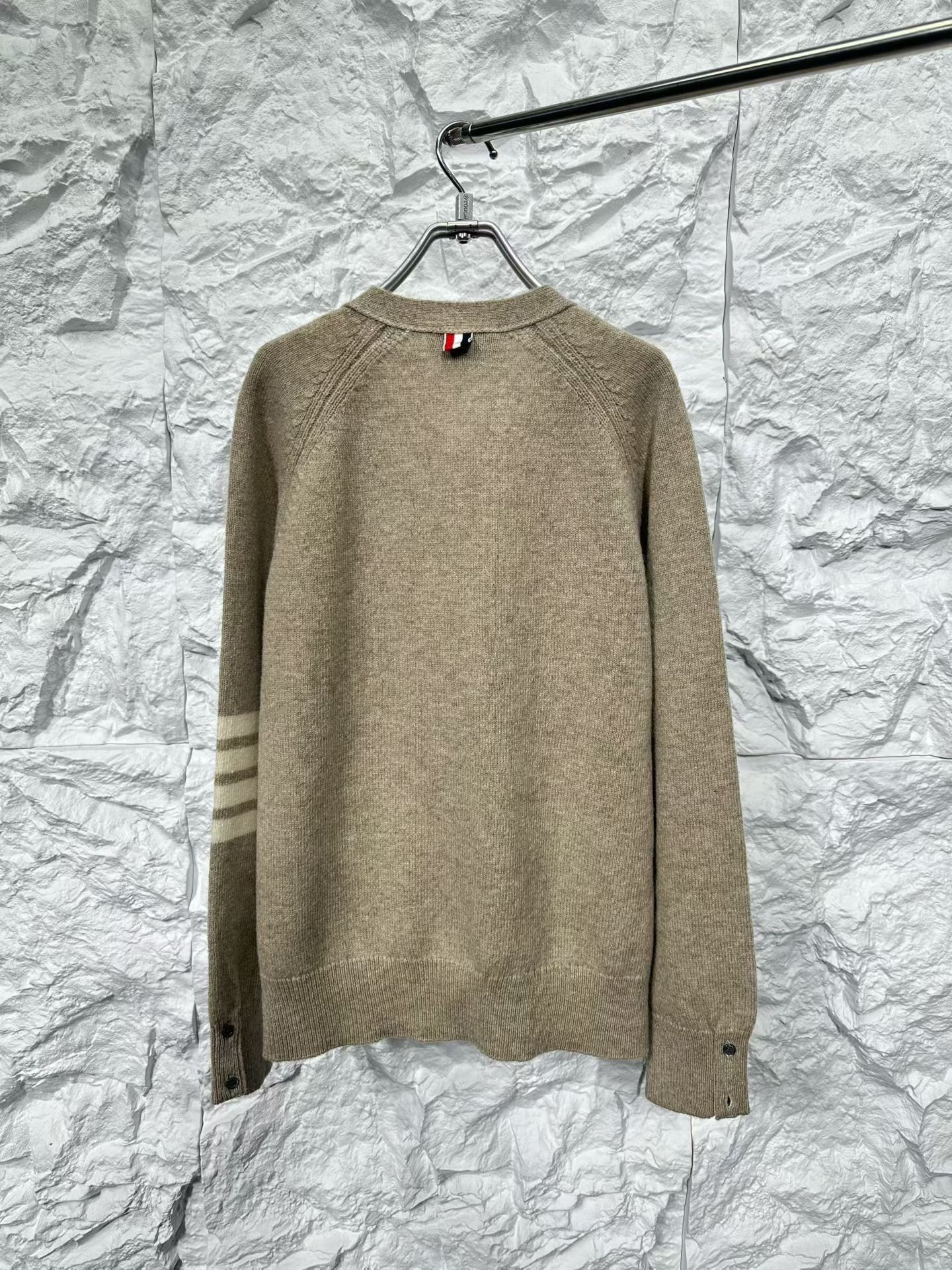 Thom Browne Thom Browne 4-Bar Stripe Wool Cardigan Size 4 Size US XL / EU 56 / 4 - 3 Thumbnail
