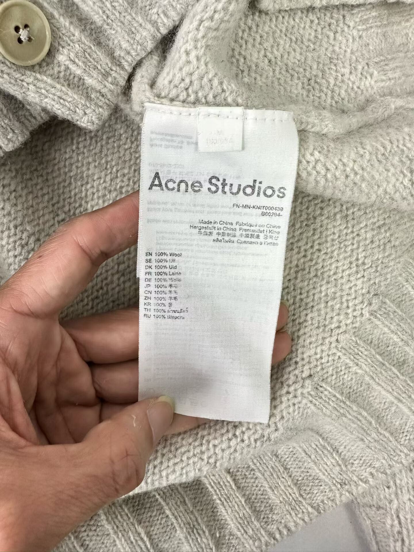 Acne Studios Acne Studios Embroidered Logo Wool Cardigan M Size US M / EU 48-50 / 2 - 5 Thumbnail