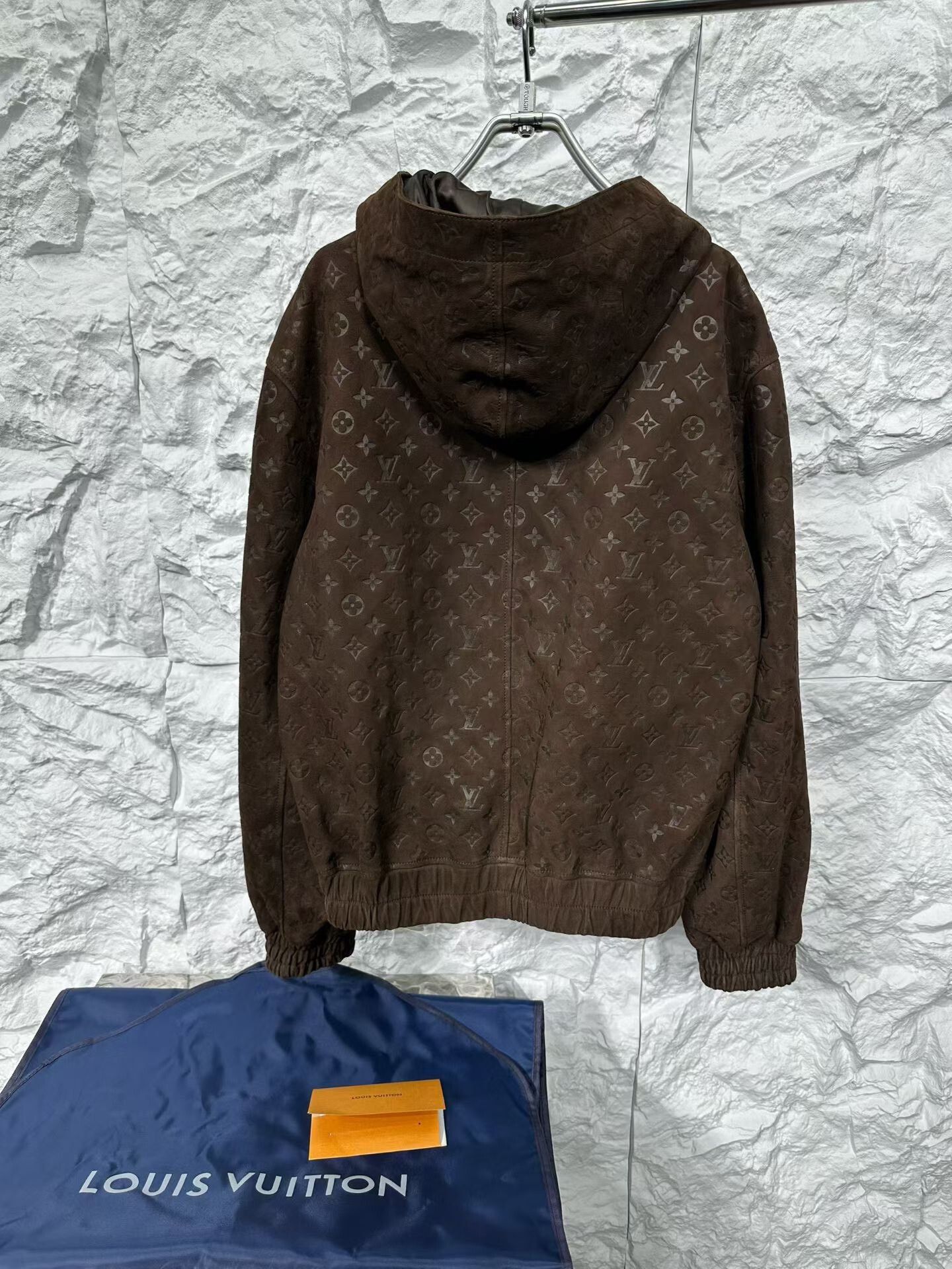 Louis Vuitton Louis Vuitton Monogram Embossed Suede Hoodie 48 Size US M / EU 48-50 / 2 - 3 Thumbnail