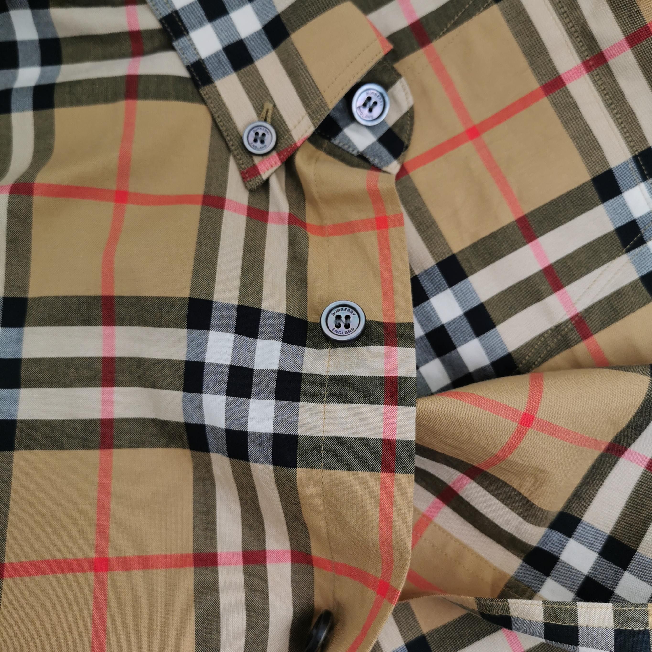 Burberry Burberry Men m Button Ups Size US M / EU 48-50 / 2 - 3 Thumbnail